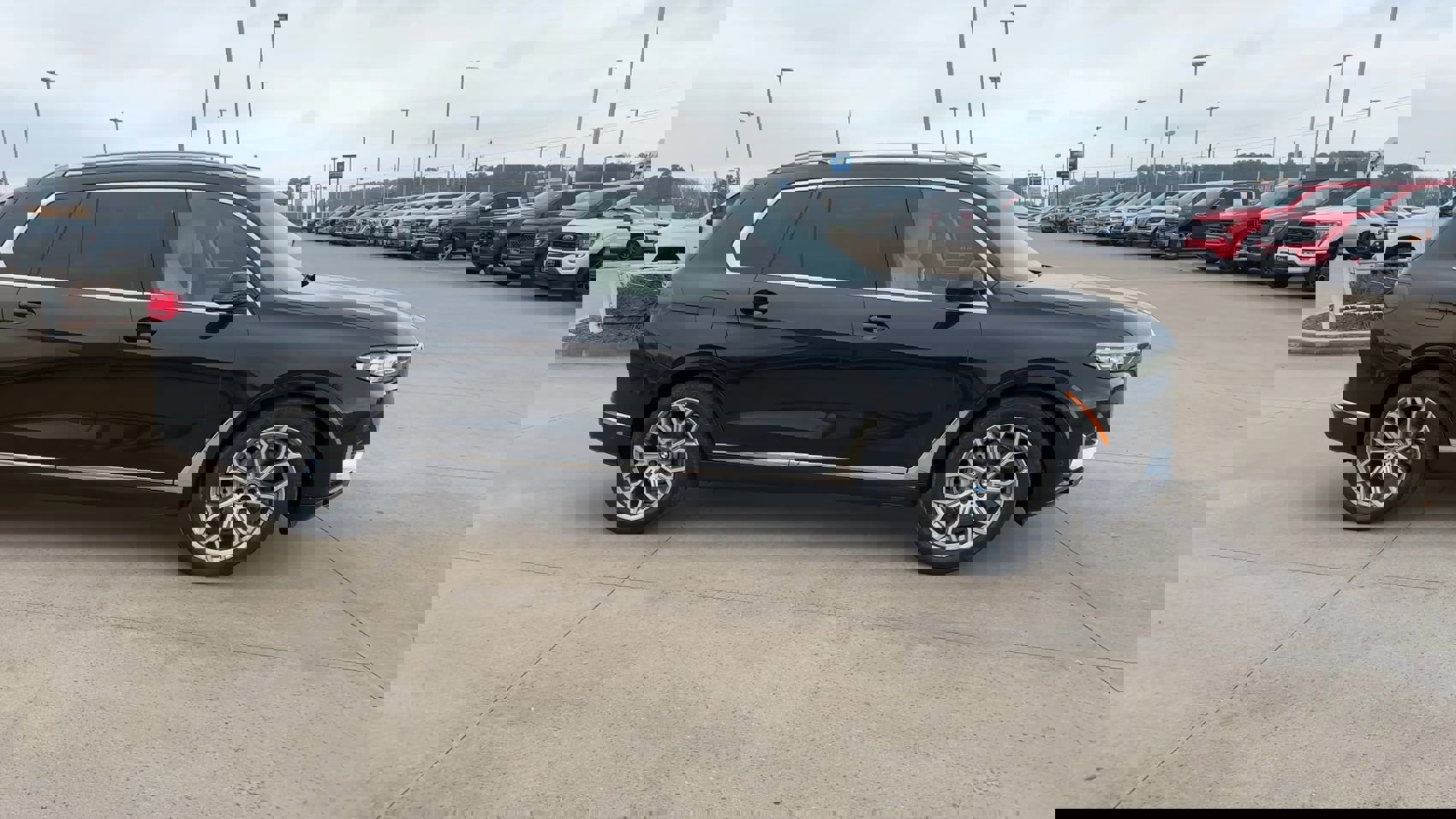 Used 2019 BMW X7 xDrive40i w/ Cold Weather Package image 9