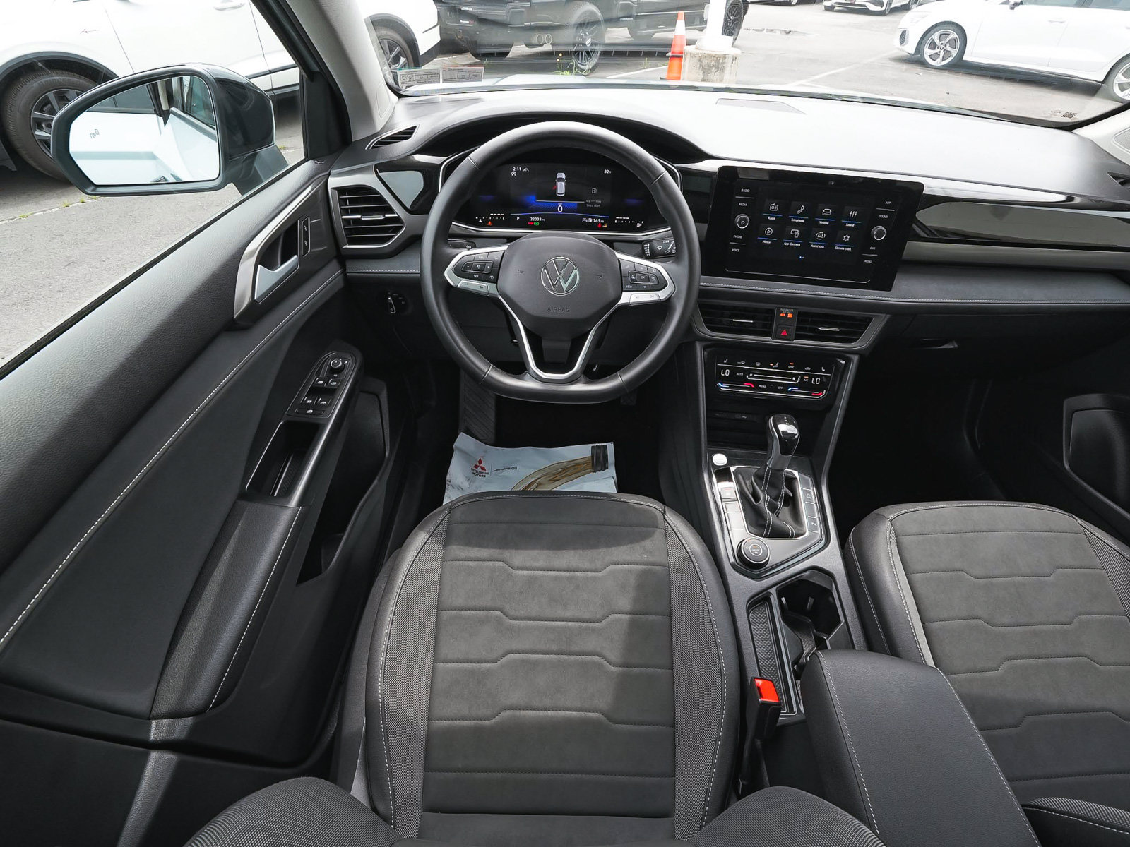 Used 2025 Volkswagen Taos SE AWD/4WD image 47