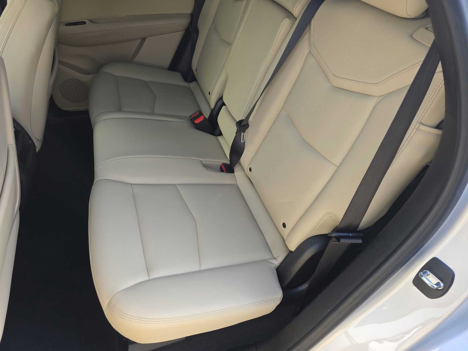 Used 2018 Cadillac XT5 FWD image 18
