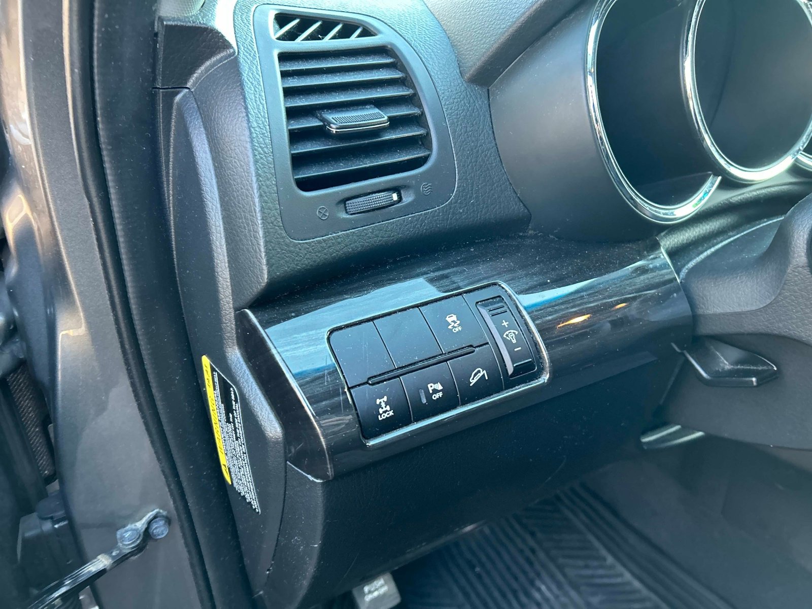 Used 2013 Kia Sorento LX w/ Convenience Pkg image 17