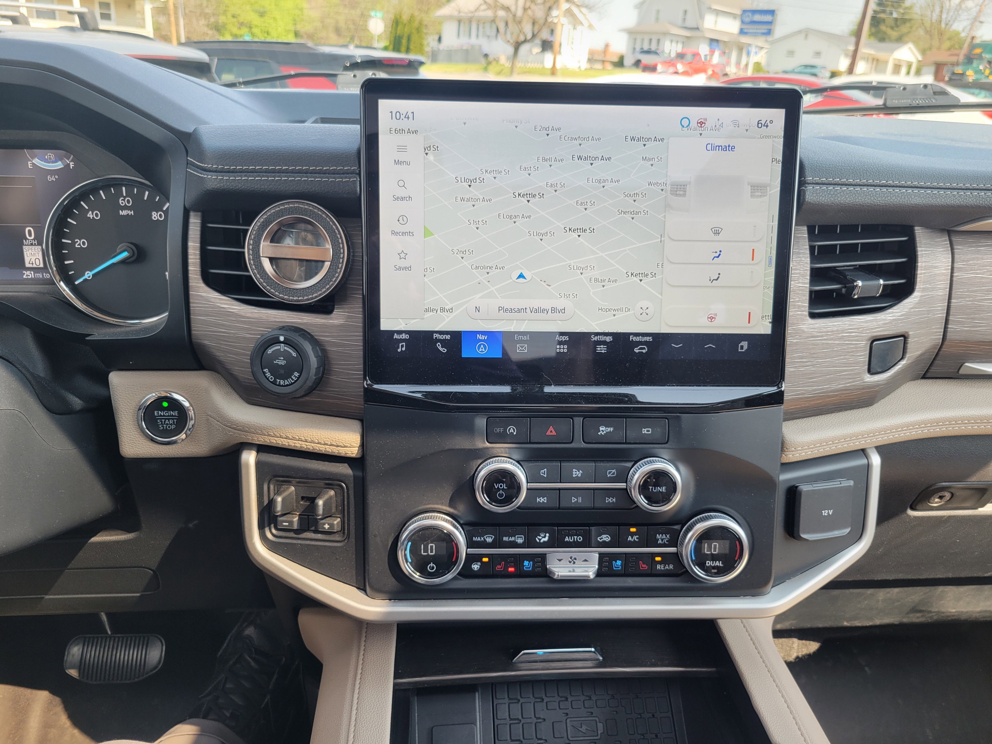 Used 2023 Ford Expedition Limited AWD/4WD image 12