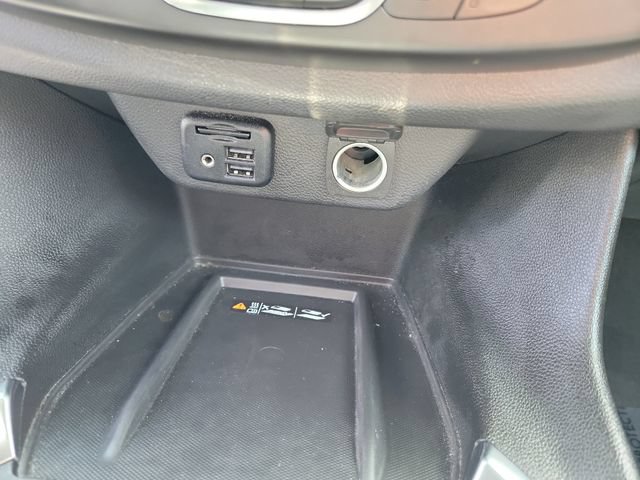 Used 2023 Chevrolet Traverse Premier FWD image 31