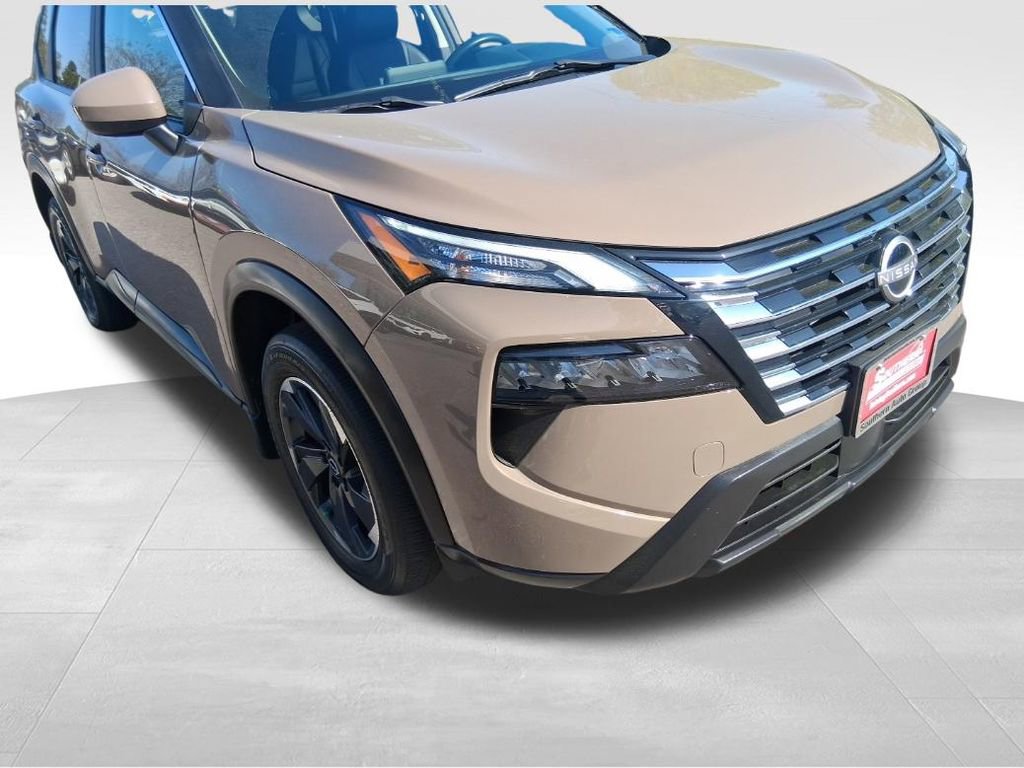 Used 2024 Nissan Rogue SV w/ SV Premium Package image 8