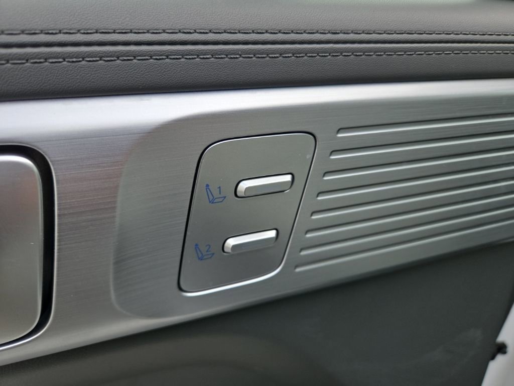 Used 2024 Hyundai Santa Fe Calligraphy image 18