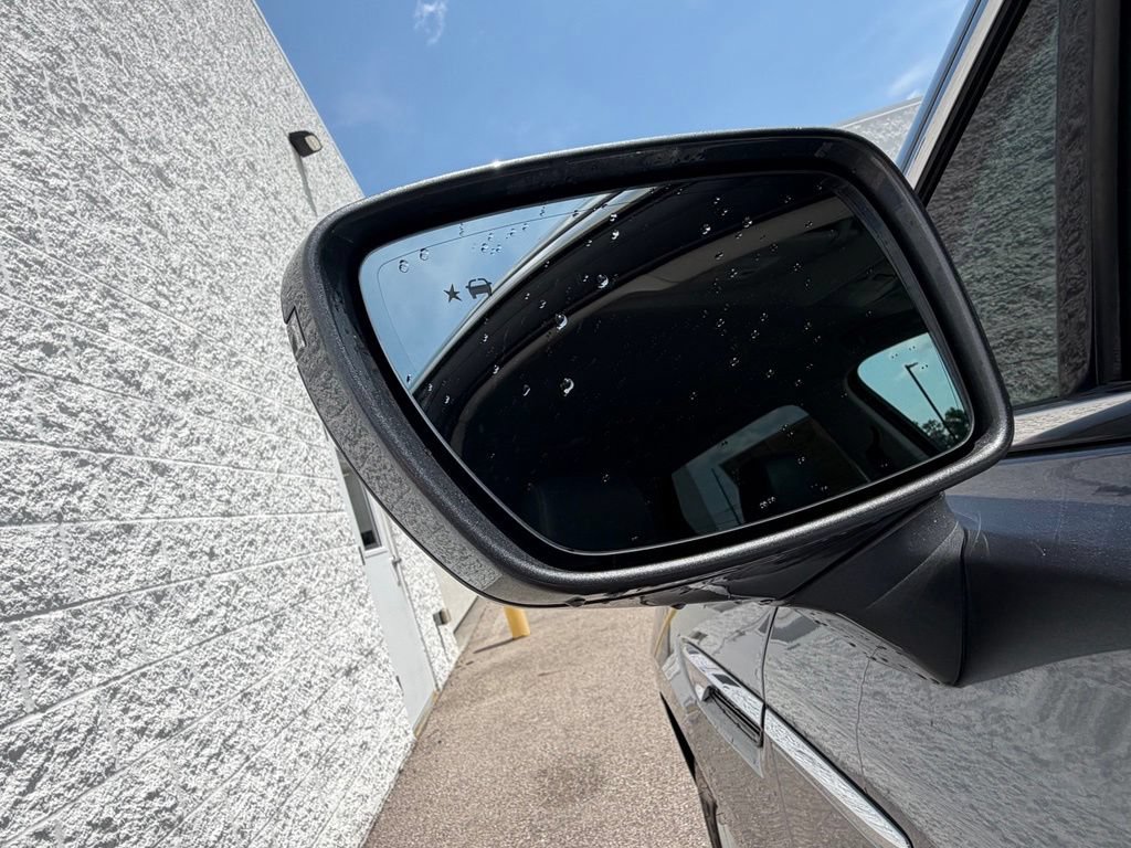 Used 2019 Buick Enclave Essence AWD/4WD image 8