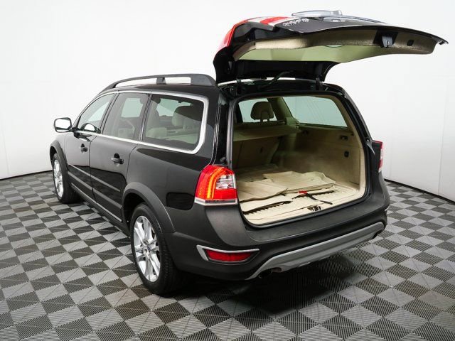 Used 2016 Volvo XC70 T5 Premier w/ Proximity Package image 26