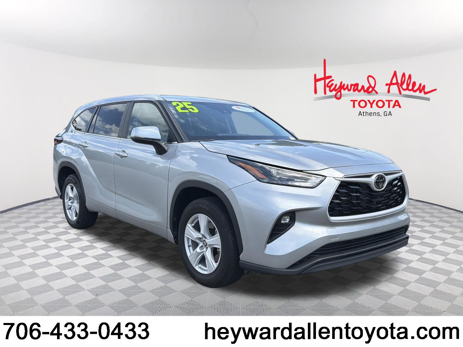 Certified 2025 Toyota Highlander LE FWD video 1