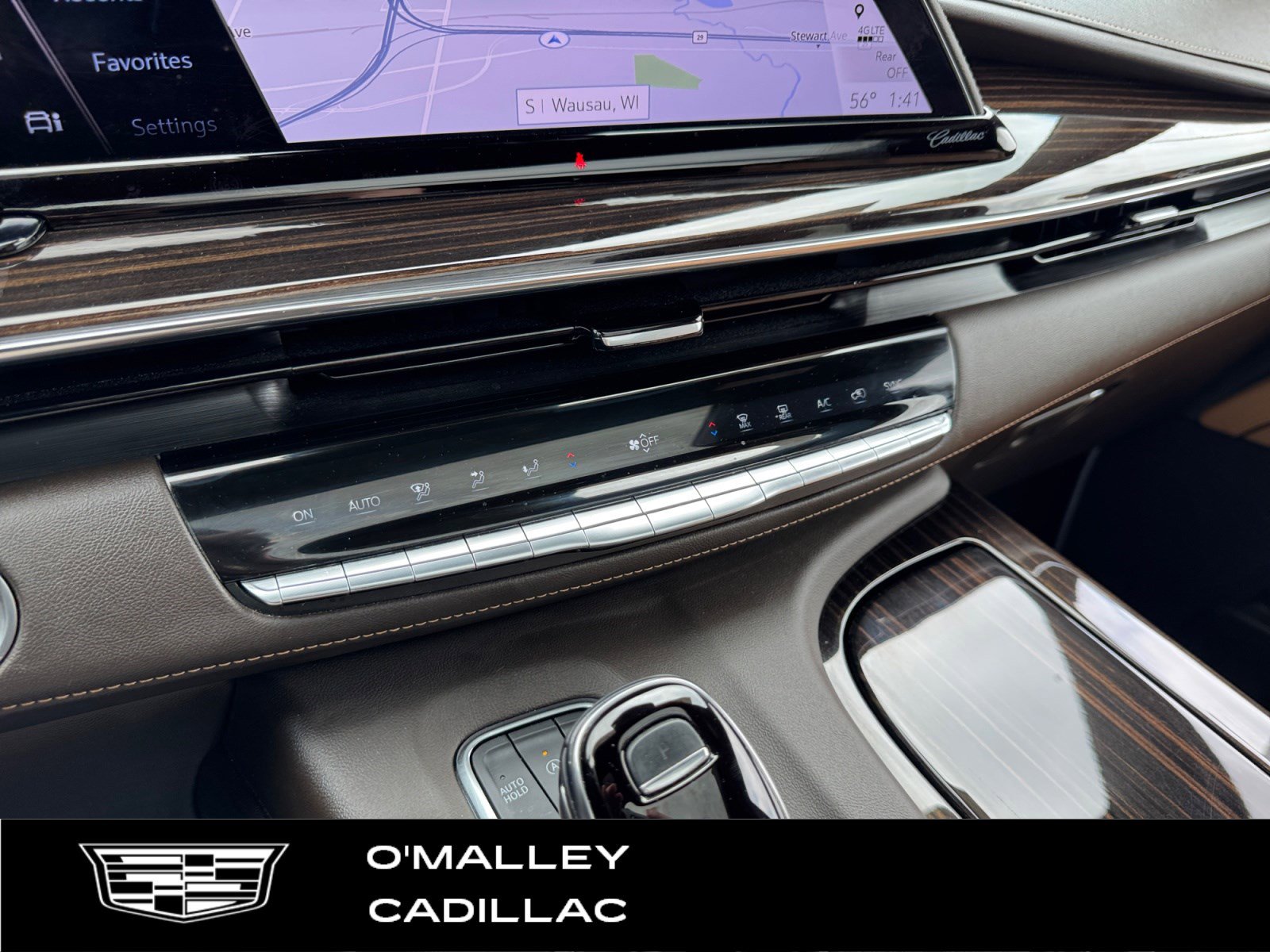 Used 2022 Cadillac Escalade ESV Premium Luxury AWD/4WD image 21