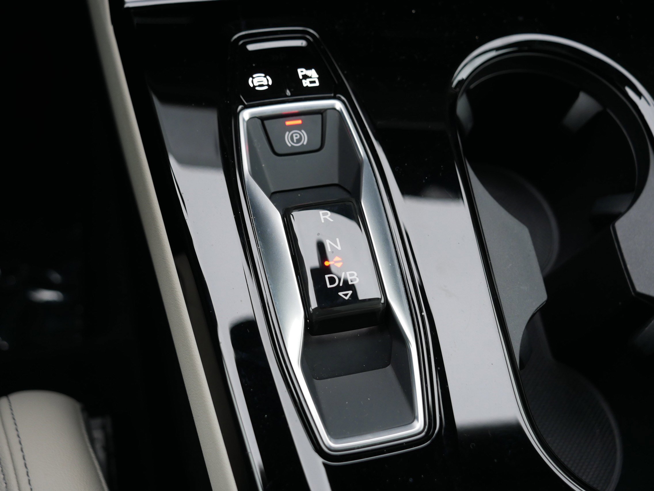 Used 2025 Audi A6 e-tron Prestige w/ Beige Warm Weather Package image 24