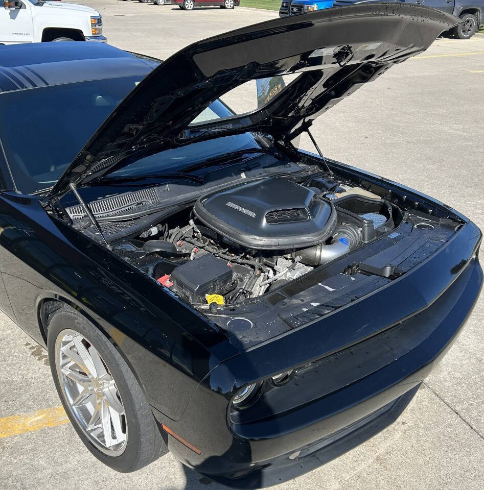 Used 2016 Dodge Challenger R/T image 41