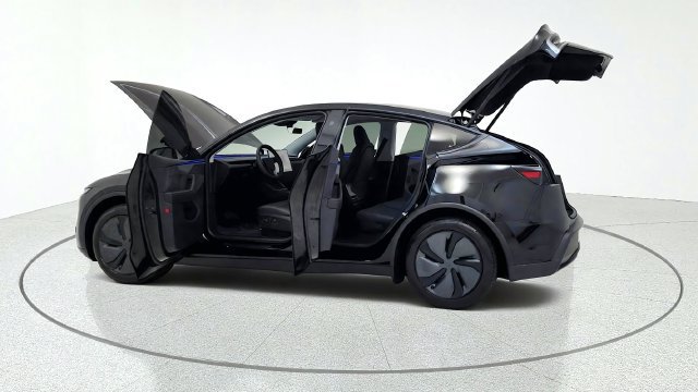 Used 2026 Tesla Model Y 2WD image 15