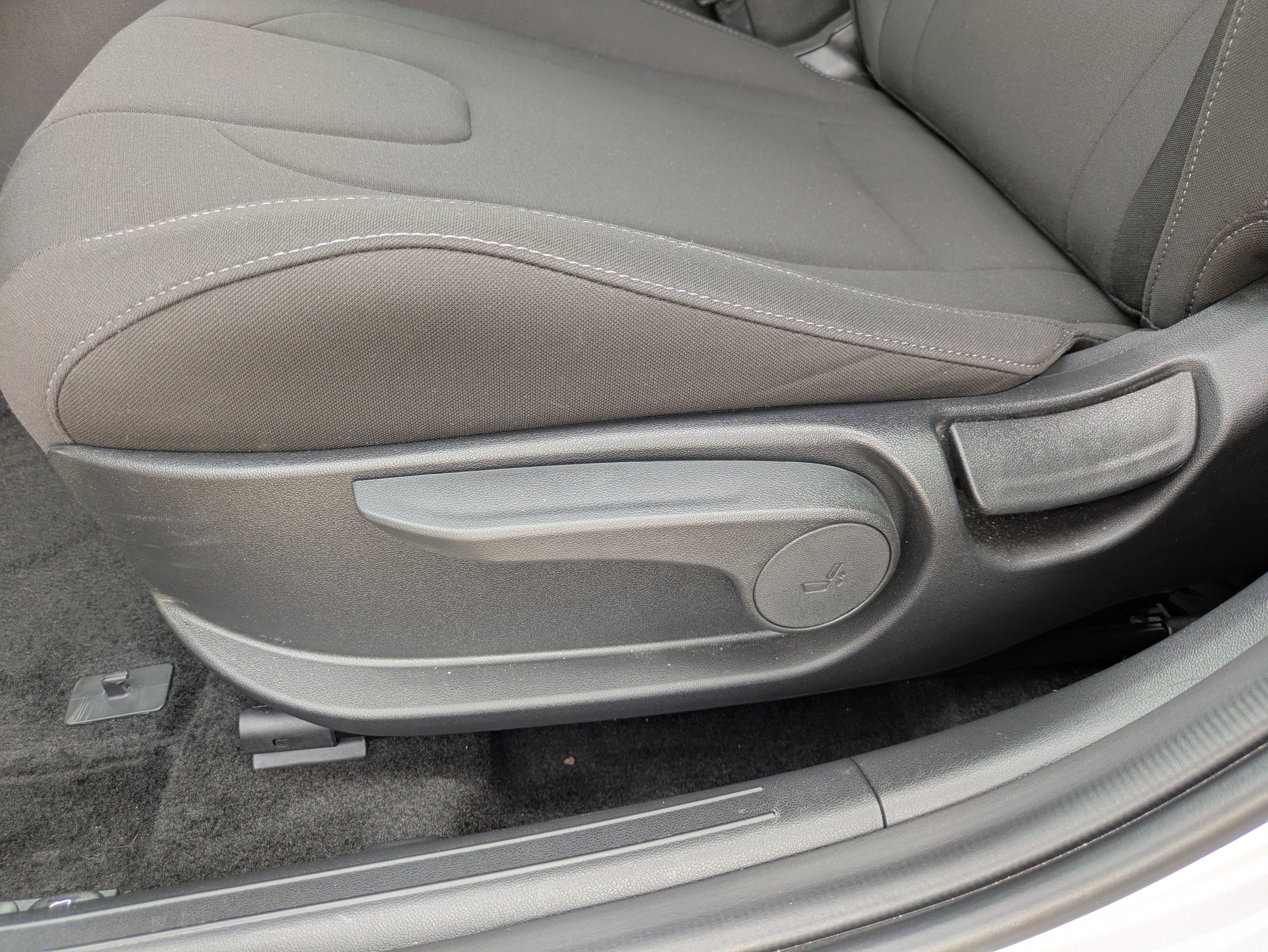 Certified 2025 Hyundai Elantra Sport image 20