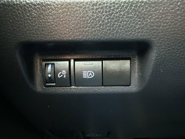 Used 2021 Toyota RAV4 LE image 33