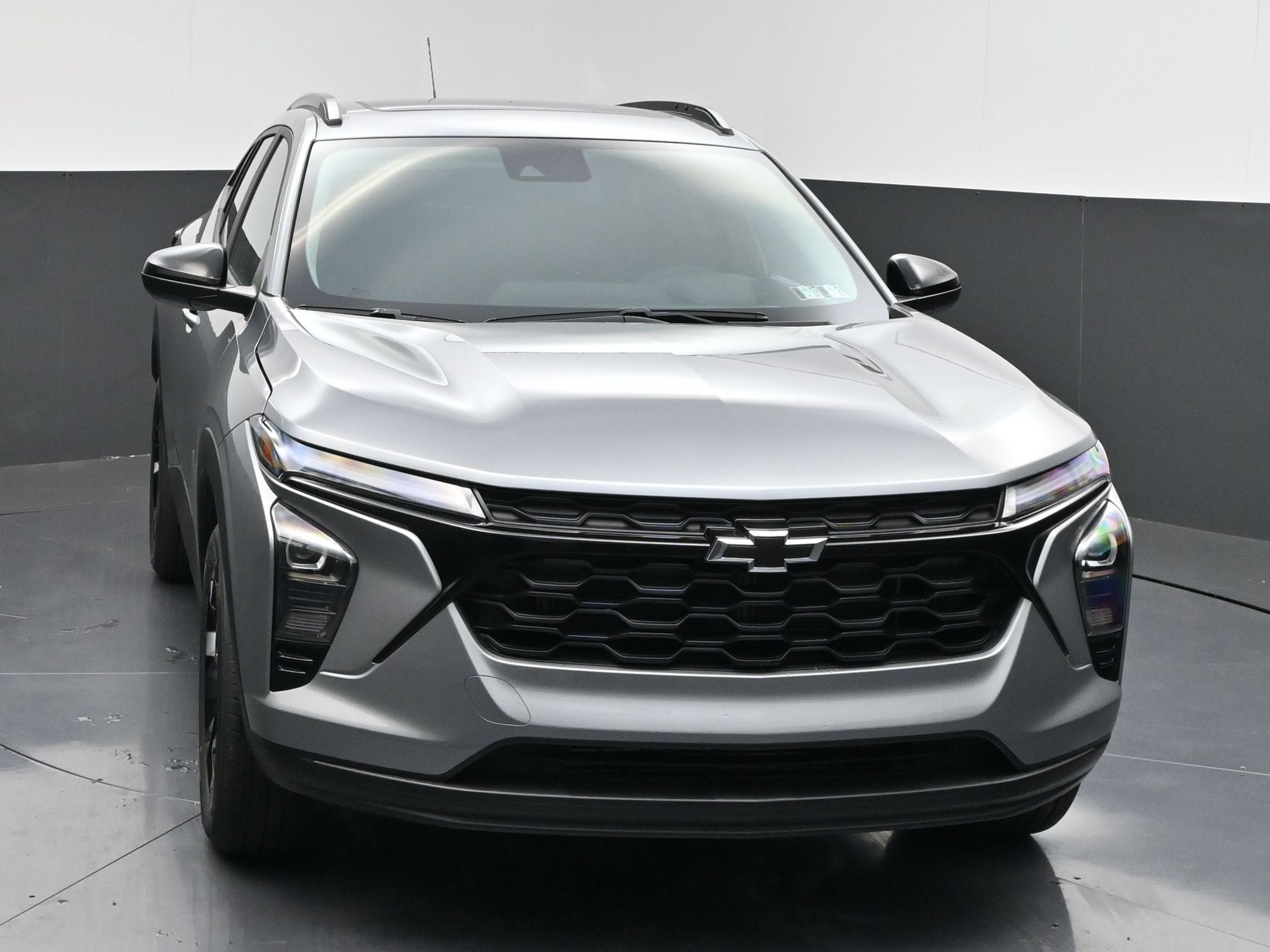 New 2026 Chevrolet Trax LT w/ Sunroof Package FWD image 3