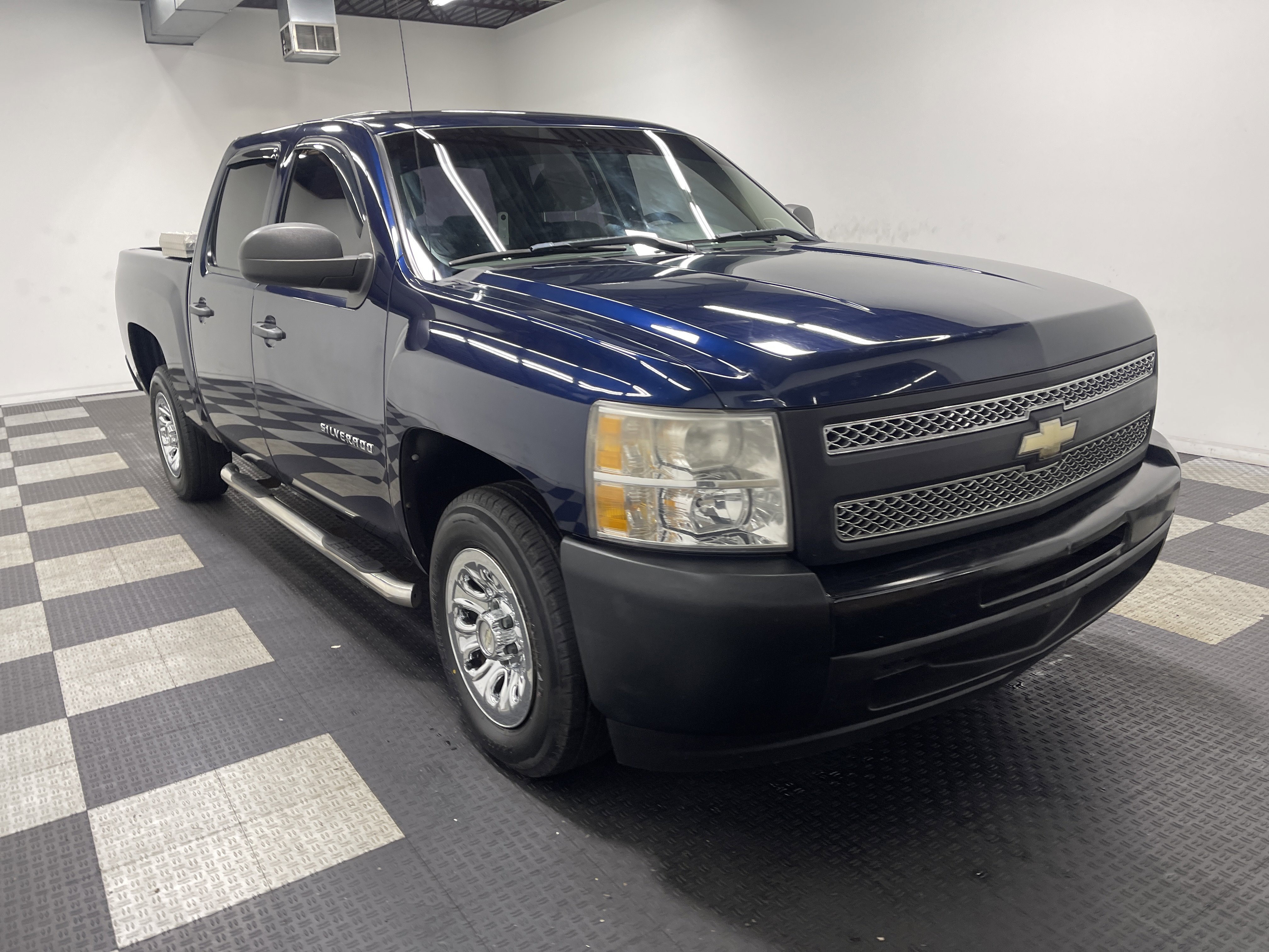 Used 2011 Chevrolet Silverado 1500 W/T RWD image 6