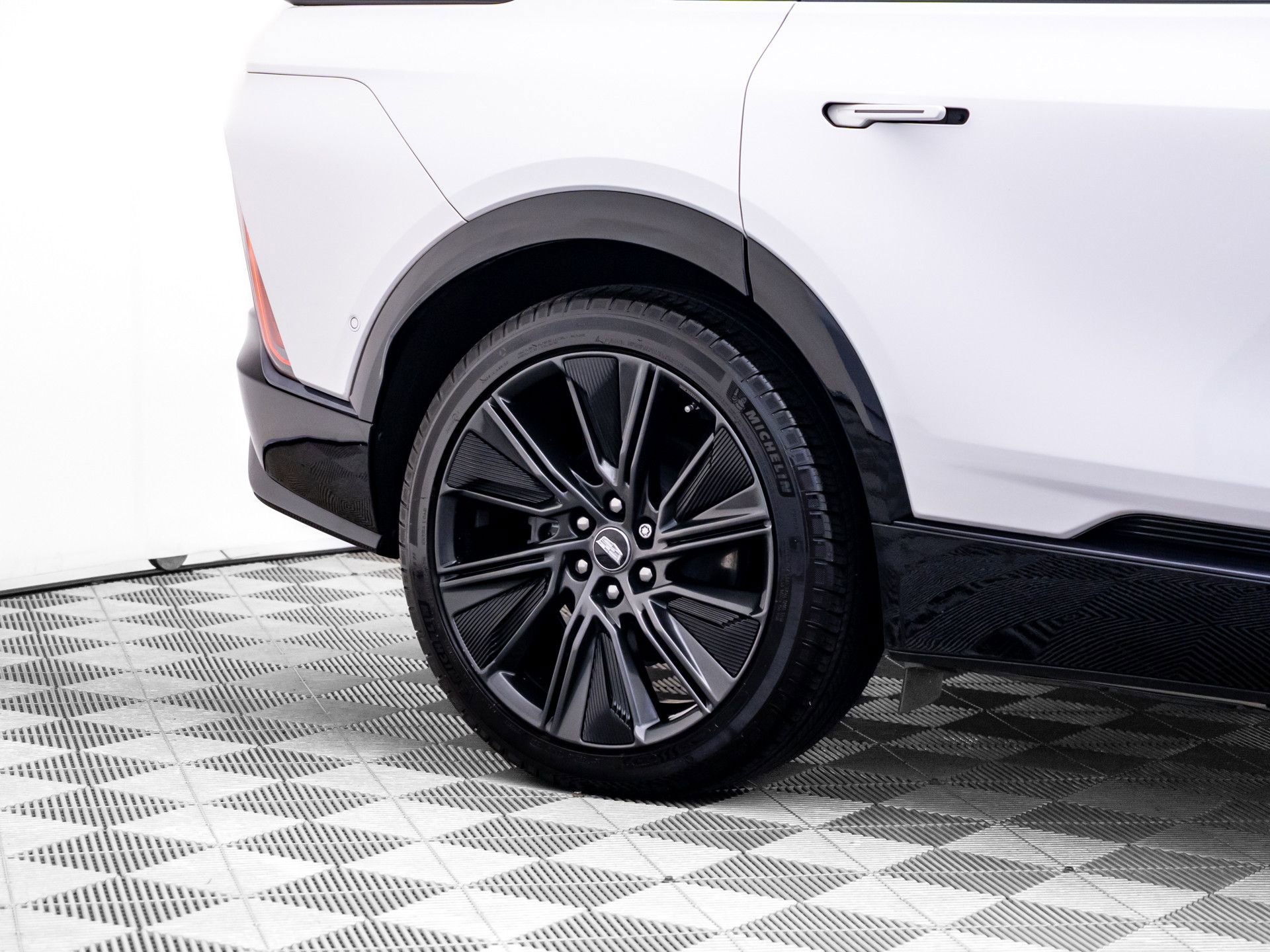 Certified 2025 Cadillac Lyriq Sport w/ Nappa Leather Package image 38