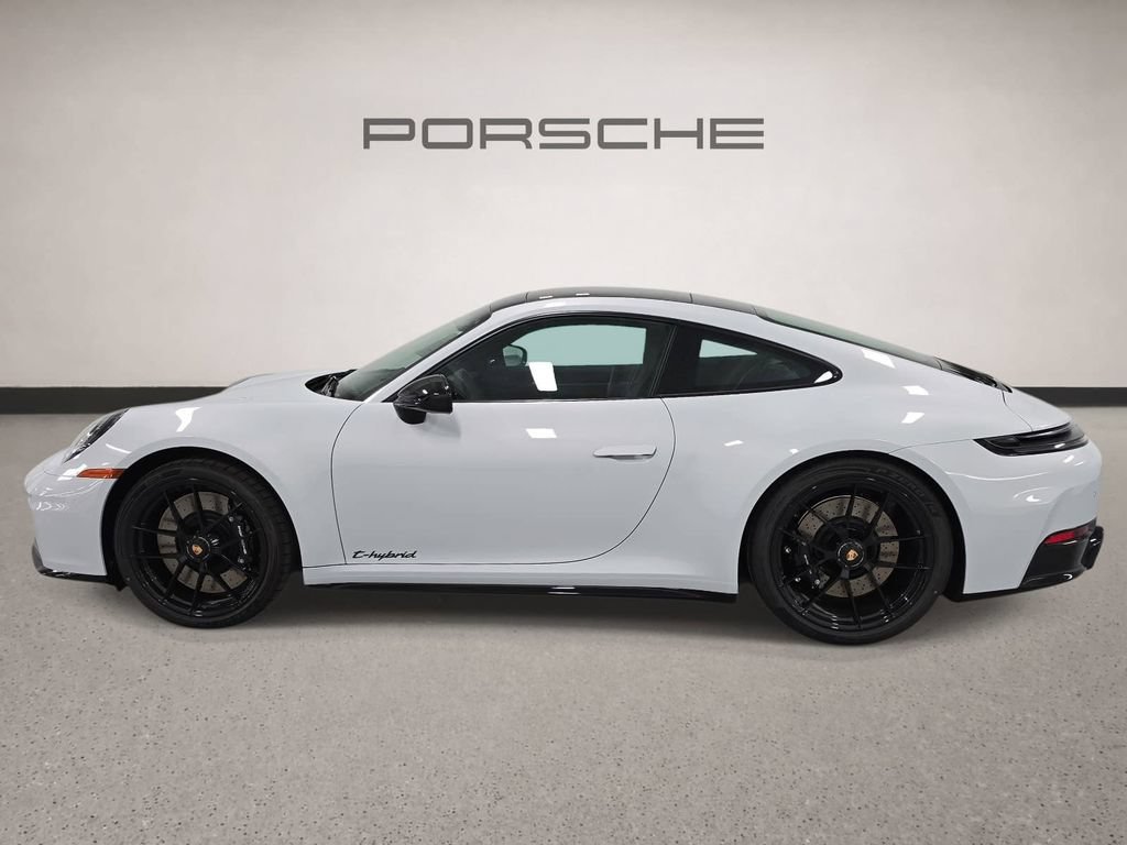 New 2026 Porsche 911 Carrera GTS RWD image 2