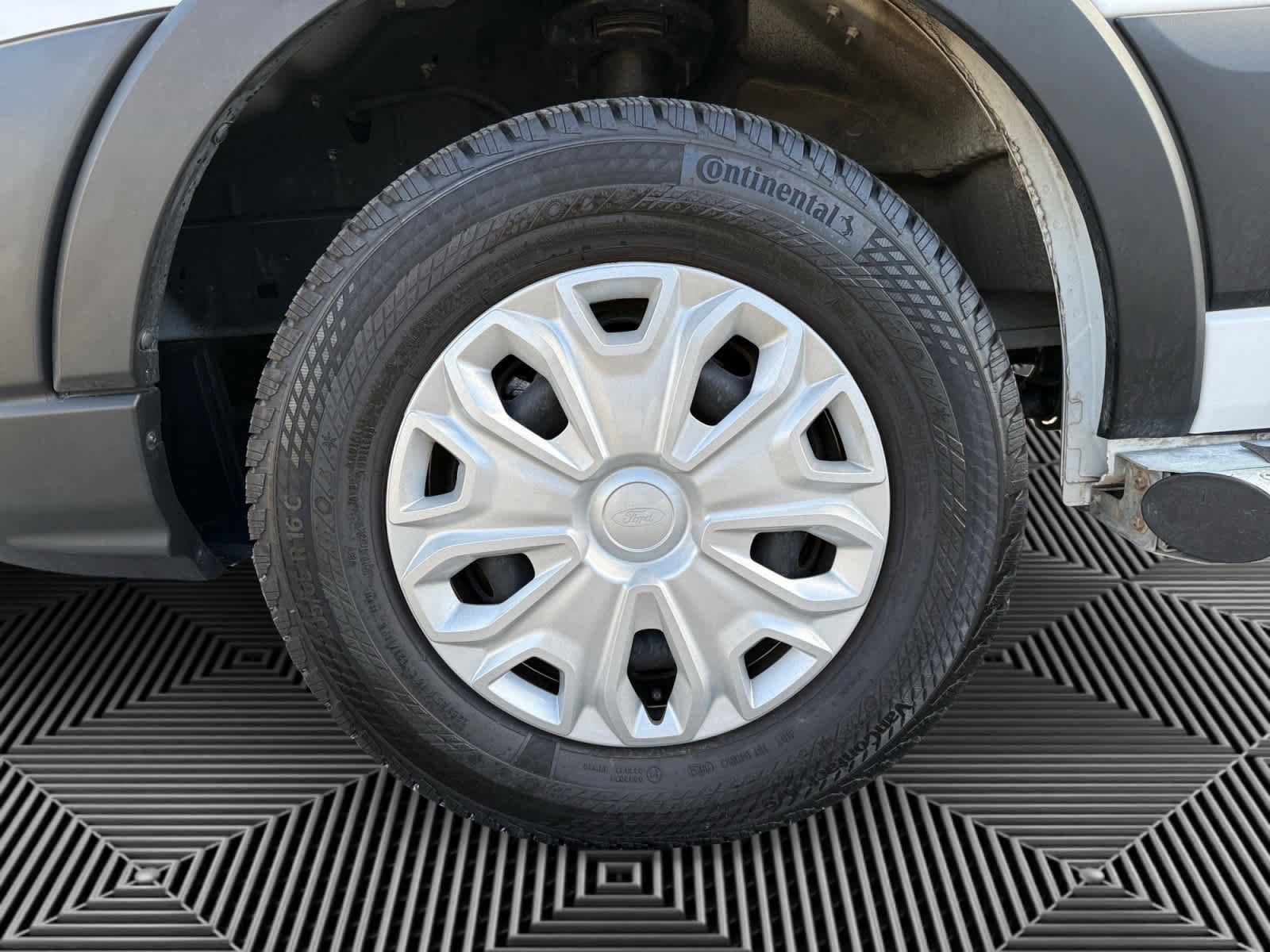 Used 2024 Ford Transit 250 Low Roof w/ Exterior Upgrade Package image 9