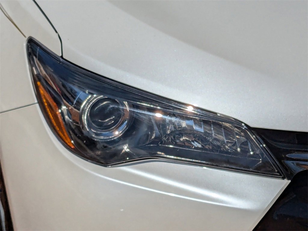 Used 2015 Toyota Camry image 9