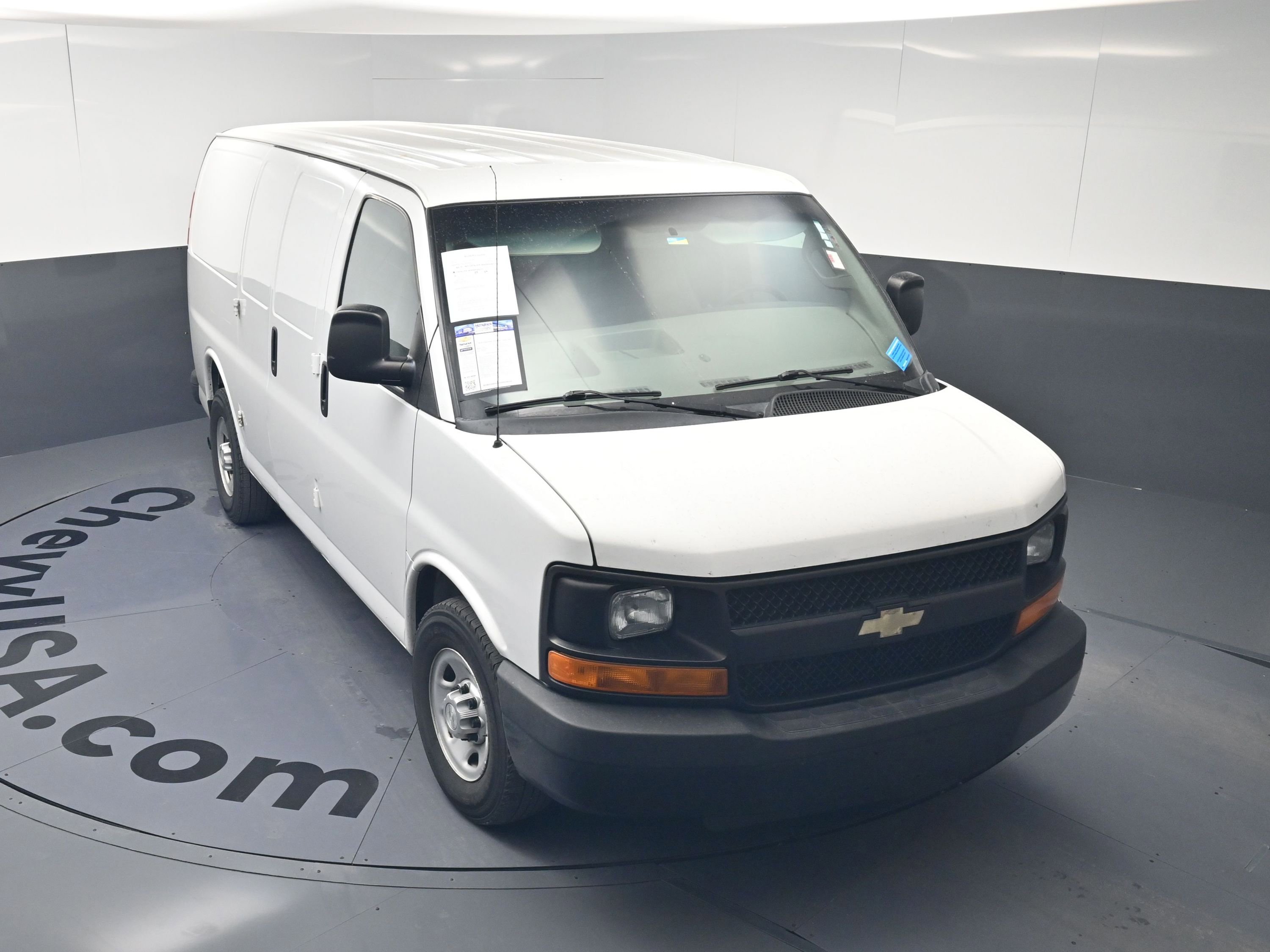 Used 2016 Chevrolet Express 2500 image 22