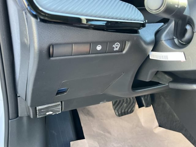 New 2026 Nissan Kicks SR FWD image 25