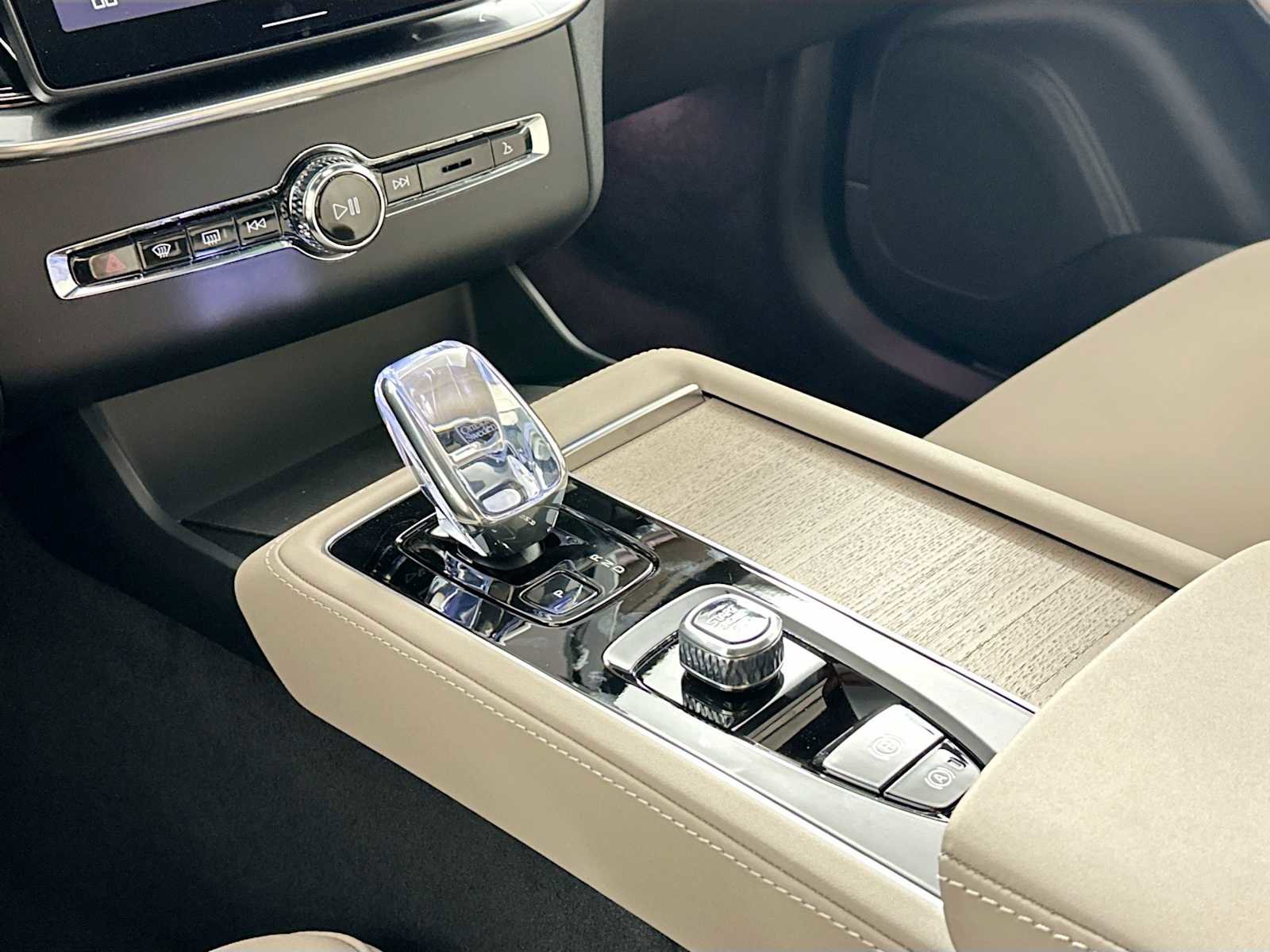New 2026 Volvo XC90 T8 Plus image 16