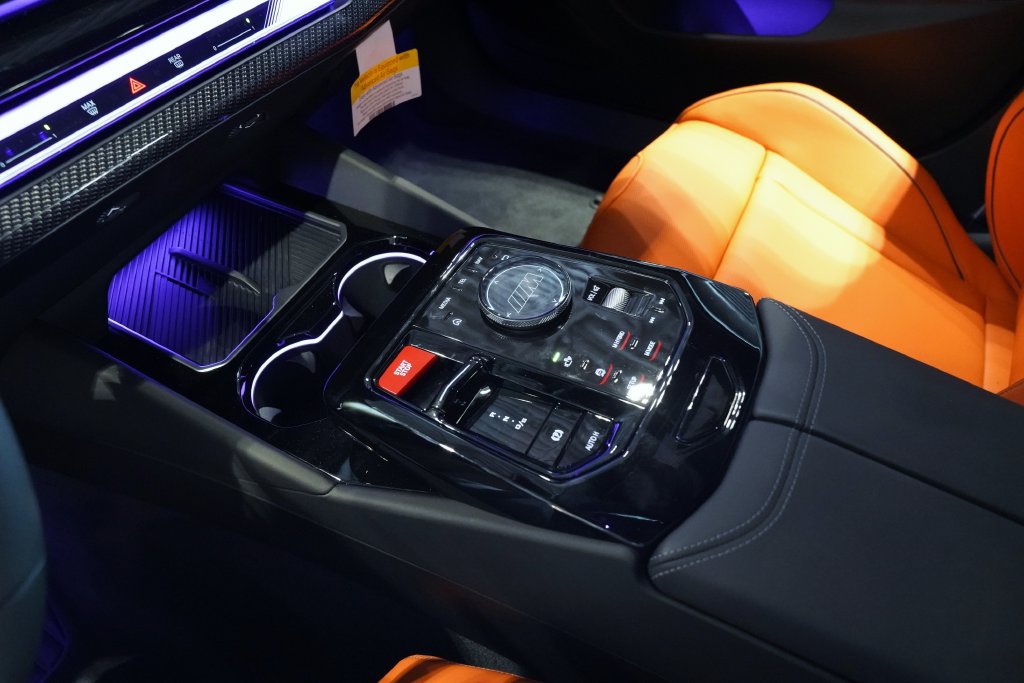 New 2027 BMW M5 w/ Carbon Package AWD/4WD image 29