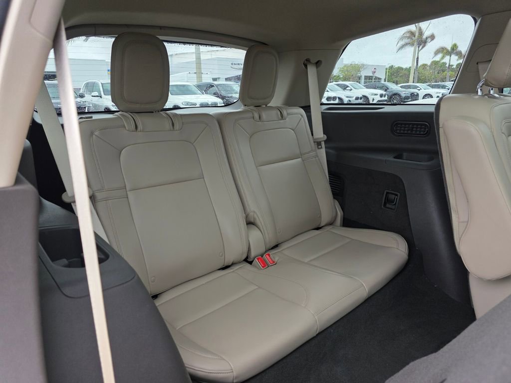 Used 2022 Lincoln Aviator Reserve w/ Equipment Group 201A AWD/4WD image 15