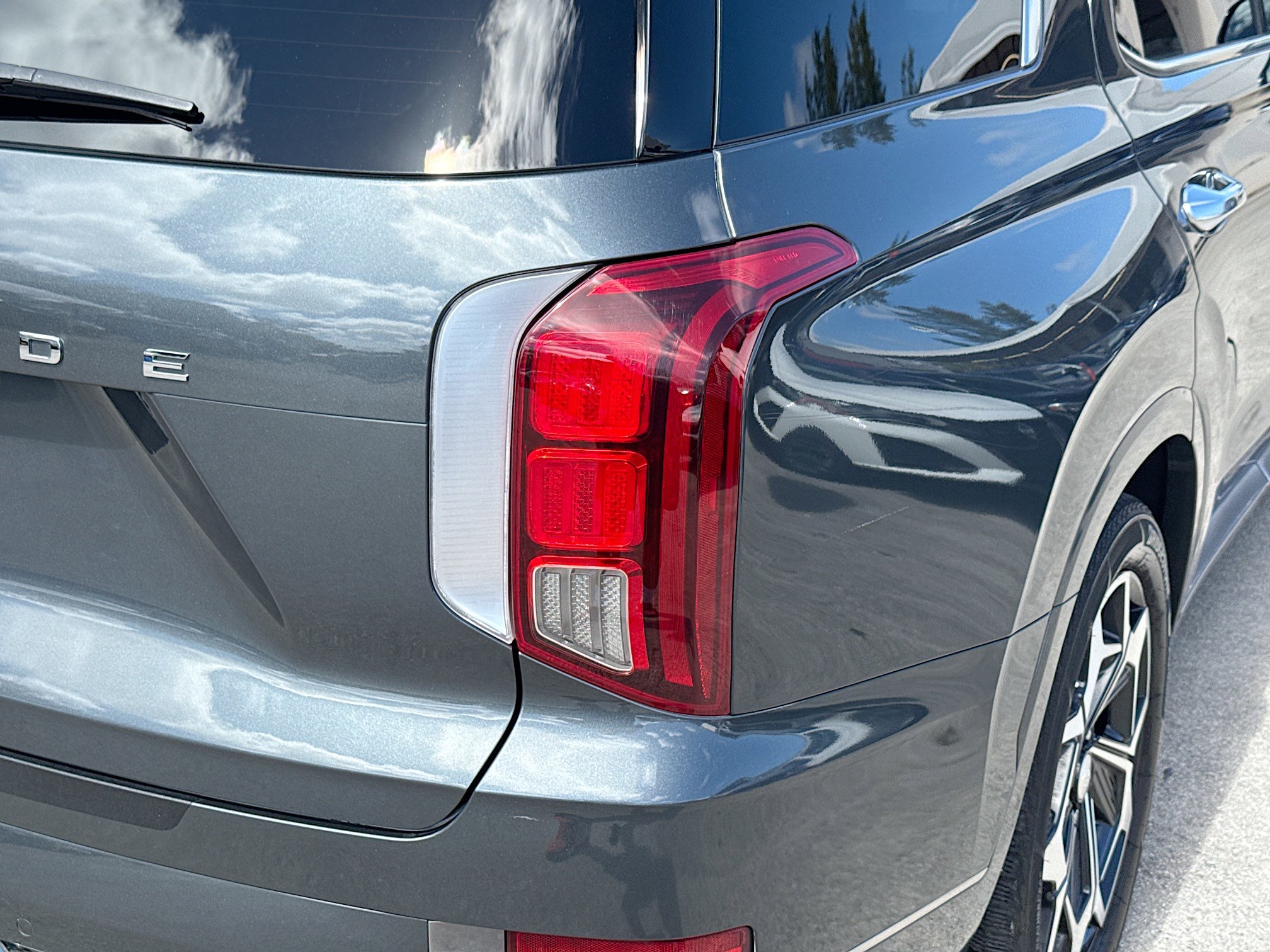 Used 2022 Hyundai Palisade Calligraphy image 26