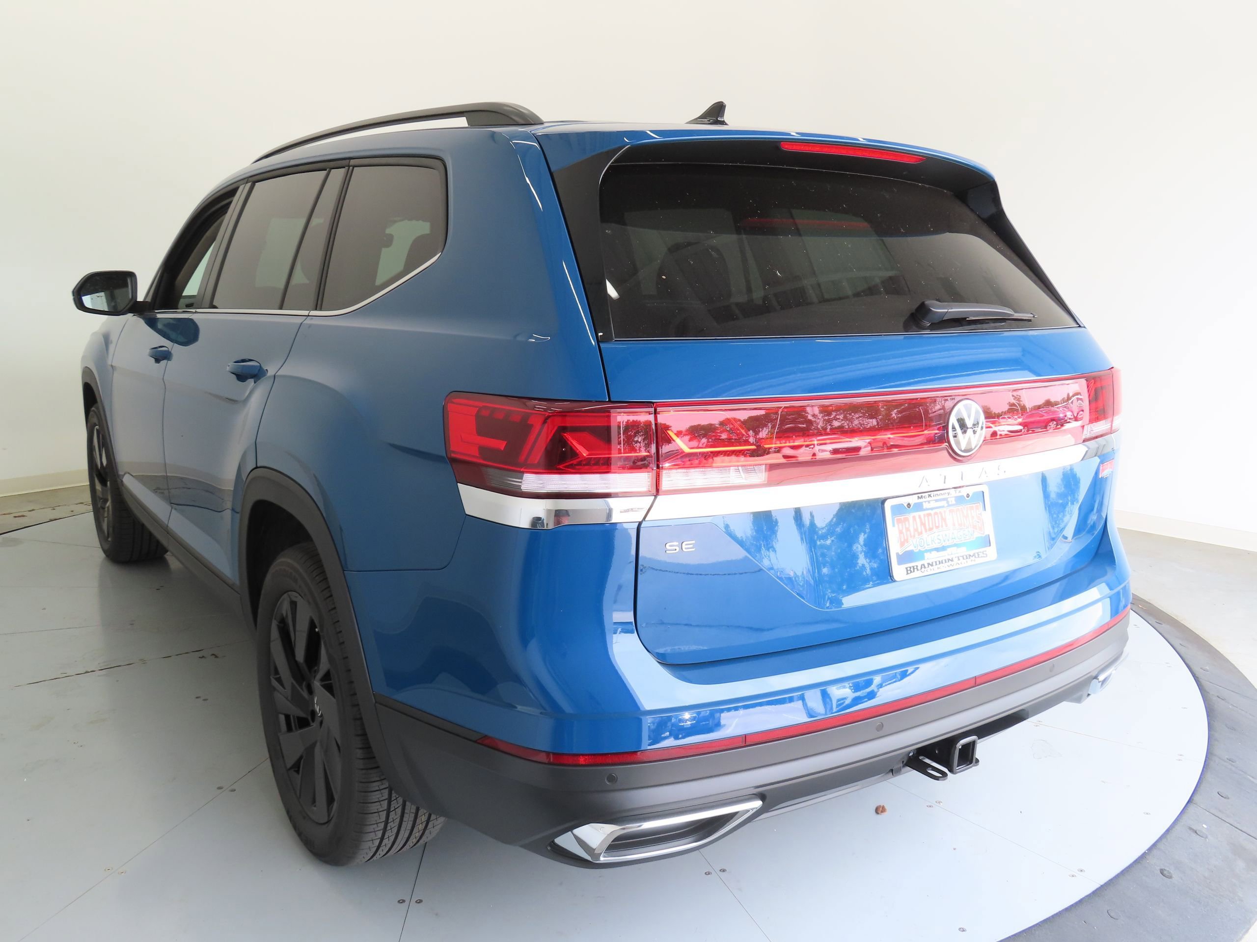 New 2025 Volkswagen Atlas SE FWD image 7
