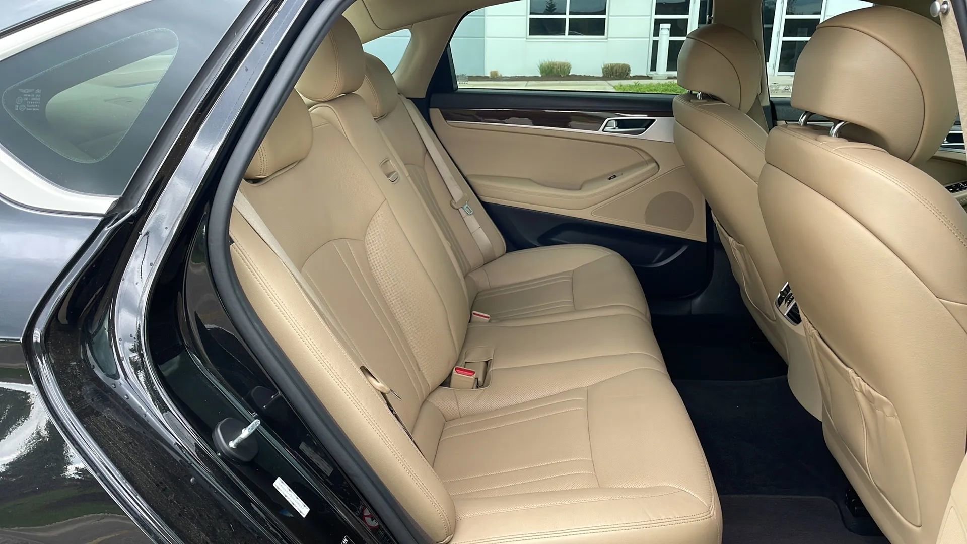 Used 2018 Genesis G80 3.8 RWD image 16