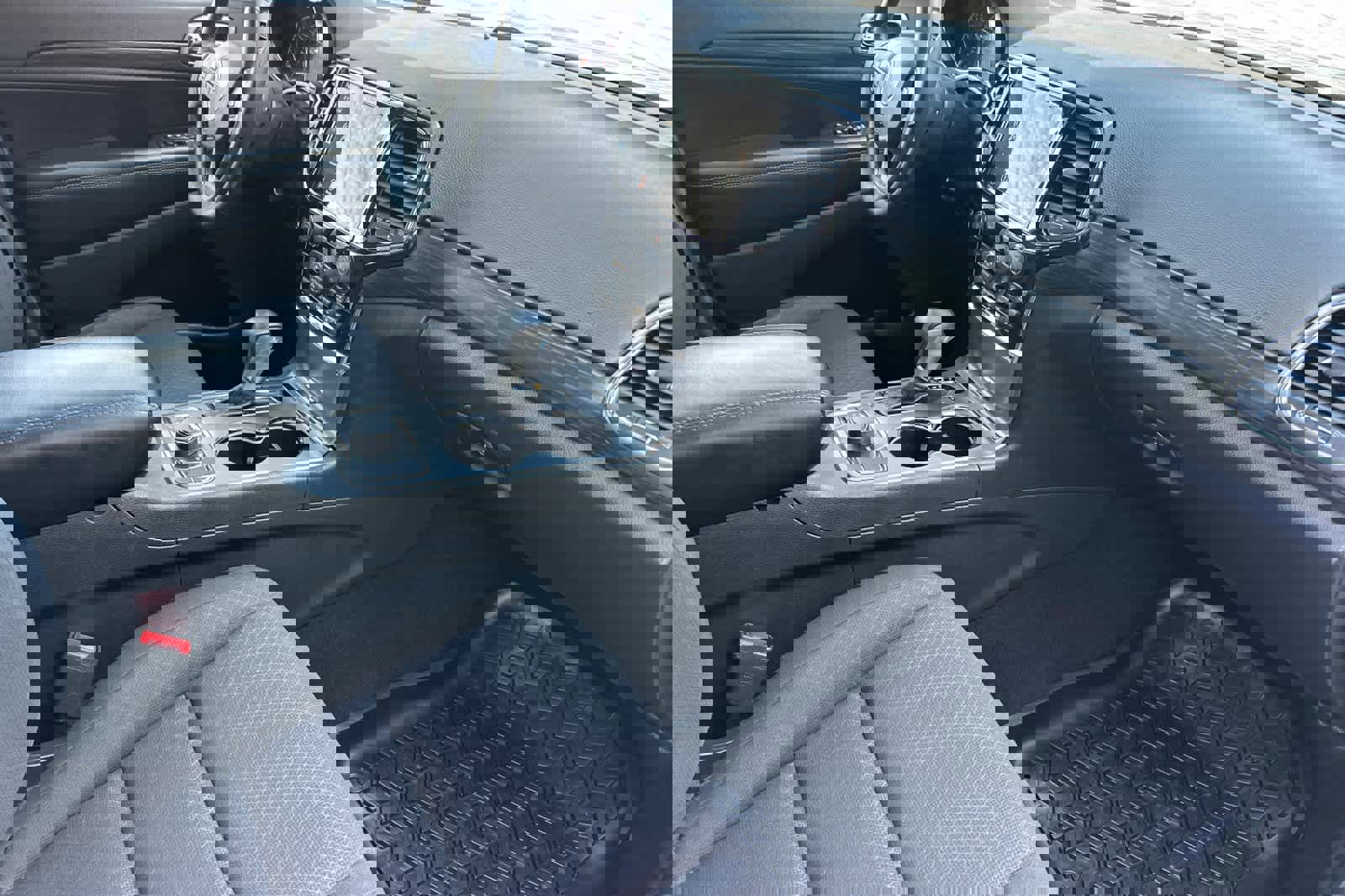 Used 2019 Jeep Grand Cherokee Laredo image 17