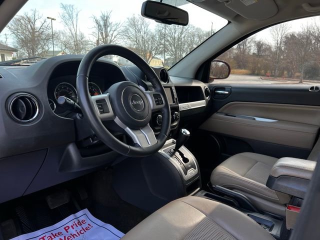 Used 2016 Jeep Compass Latitude image 12