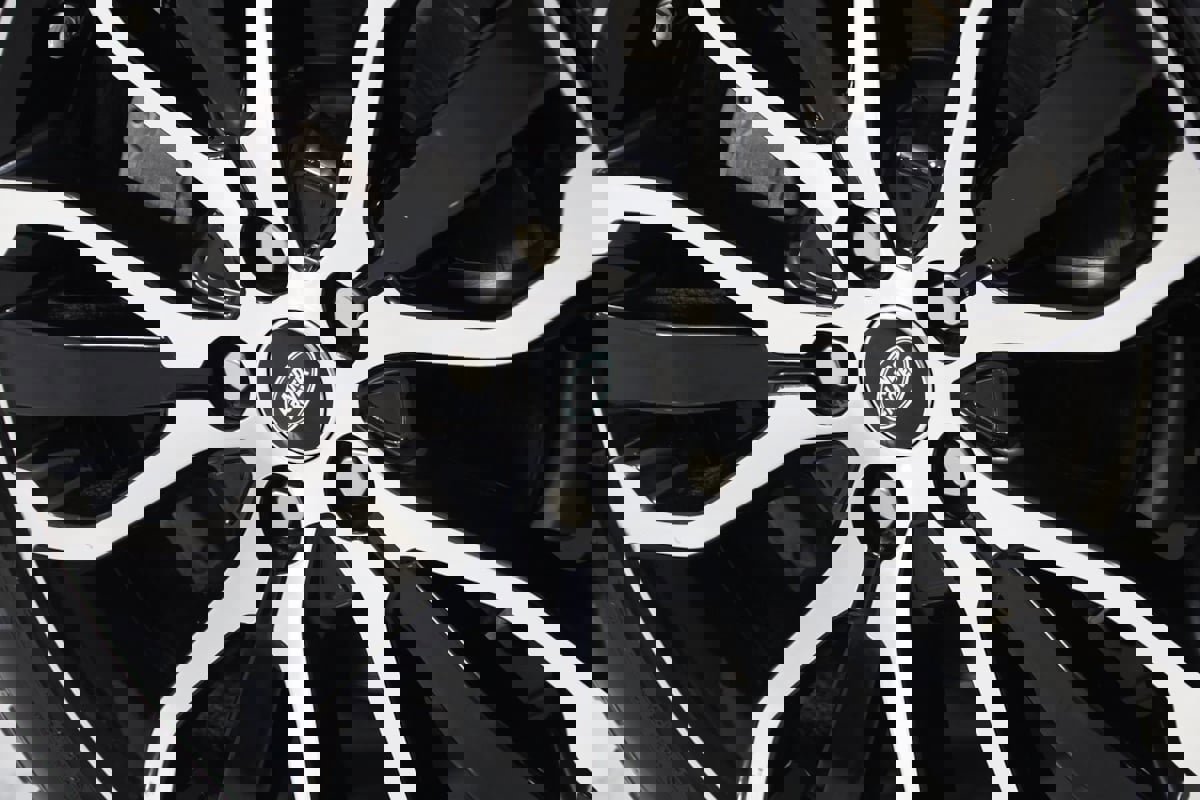 Used 2021 Land Rover Range Rover Sport HSE Silver Edition image 18