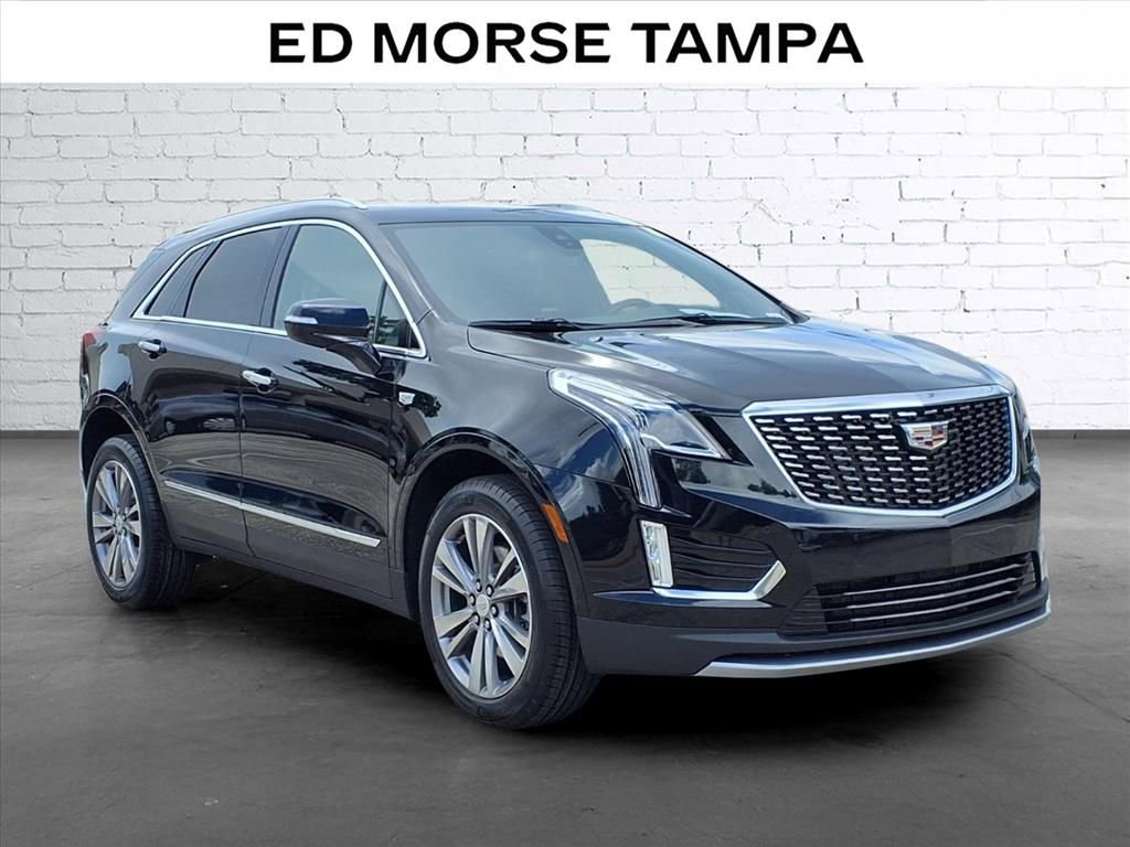 Certified 2022 Cadillac XT5 Premium Luxury FWD image 5