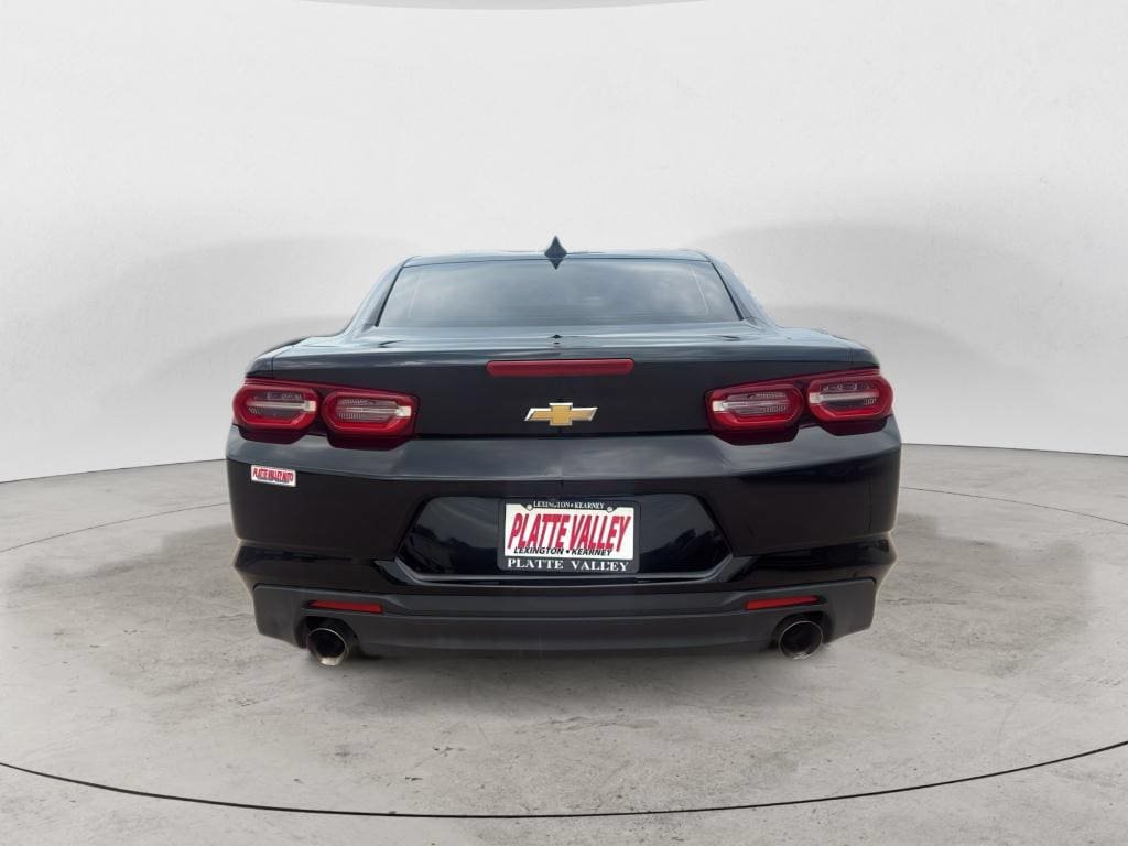 Used 2022 Chevrolet Camaro LT RWD image 8