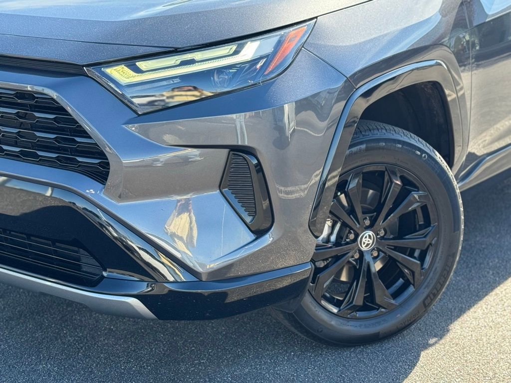 Used 2023 Toyota RAV4 SE image 5