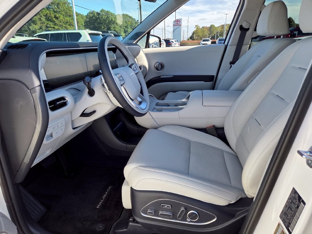 Used 2026 Hyundai Palisade Calligraphy FWD image 5