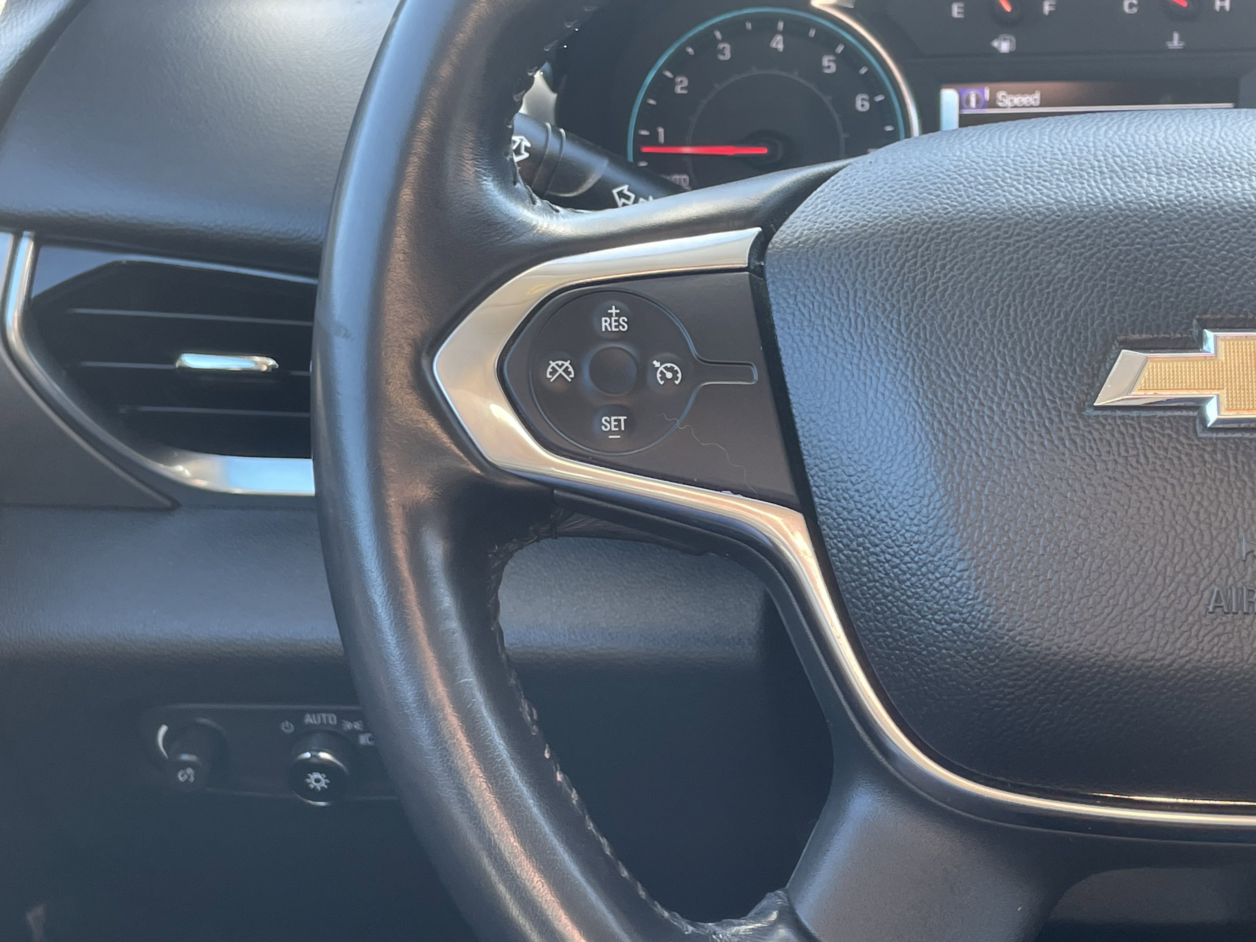 Used 2019 Chevrolet Traverse LT image 19