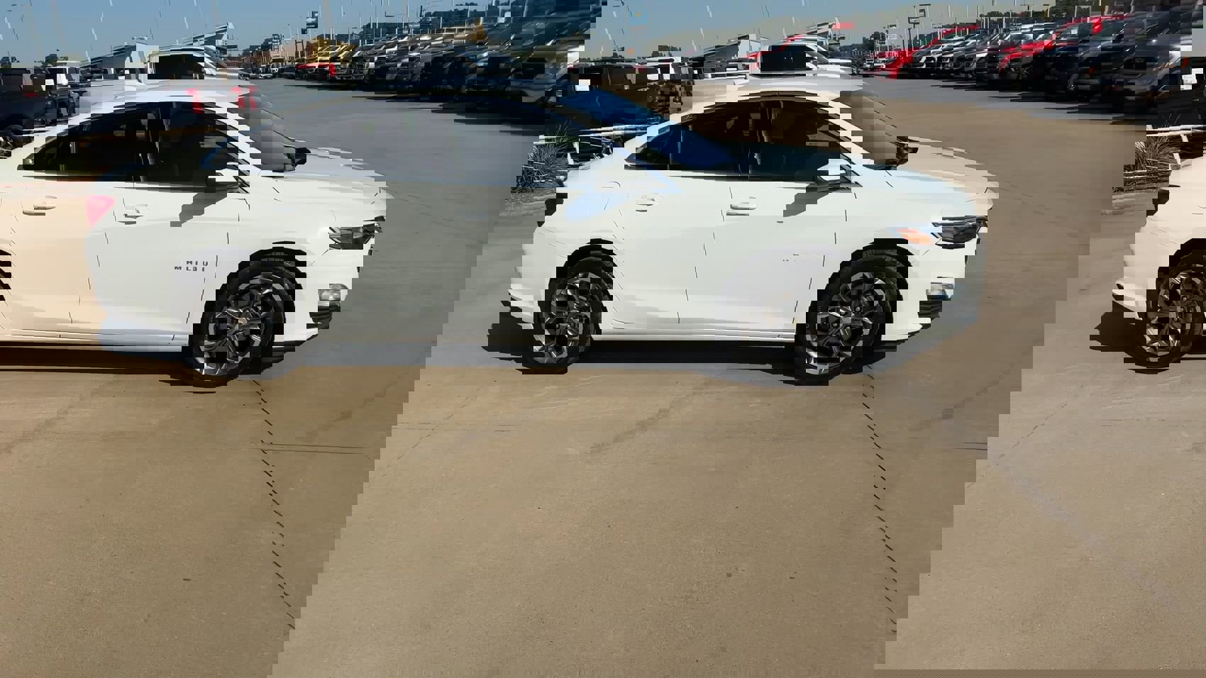 Used 2024 Chevrolet Malibu LT image 2