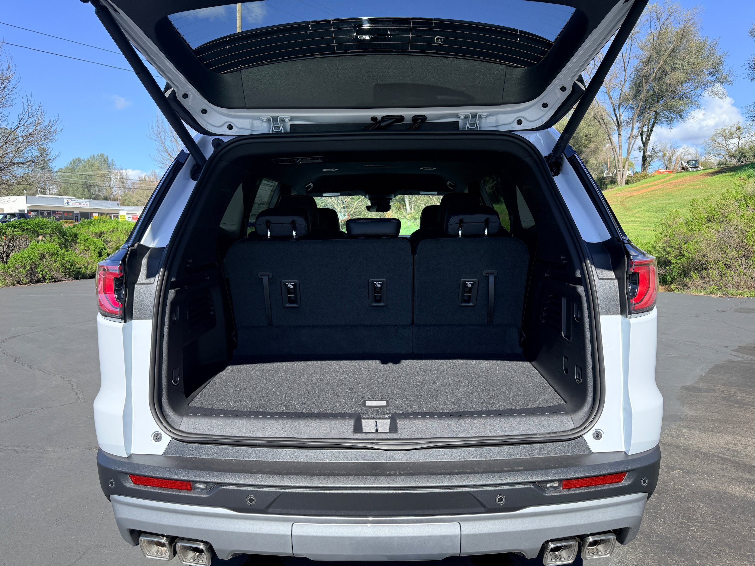 Used 2026 GMC Acadia Elevation w/ Elevation Premium Package AWD/4WD image 7