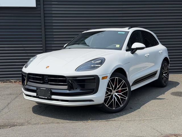 Certified 2023 Porsche Macan S AWD/4WD image 1