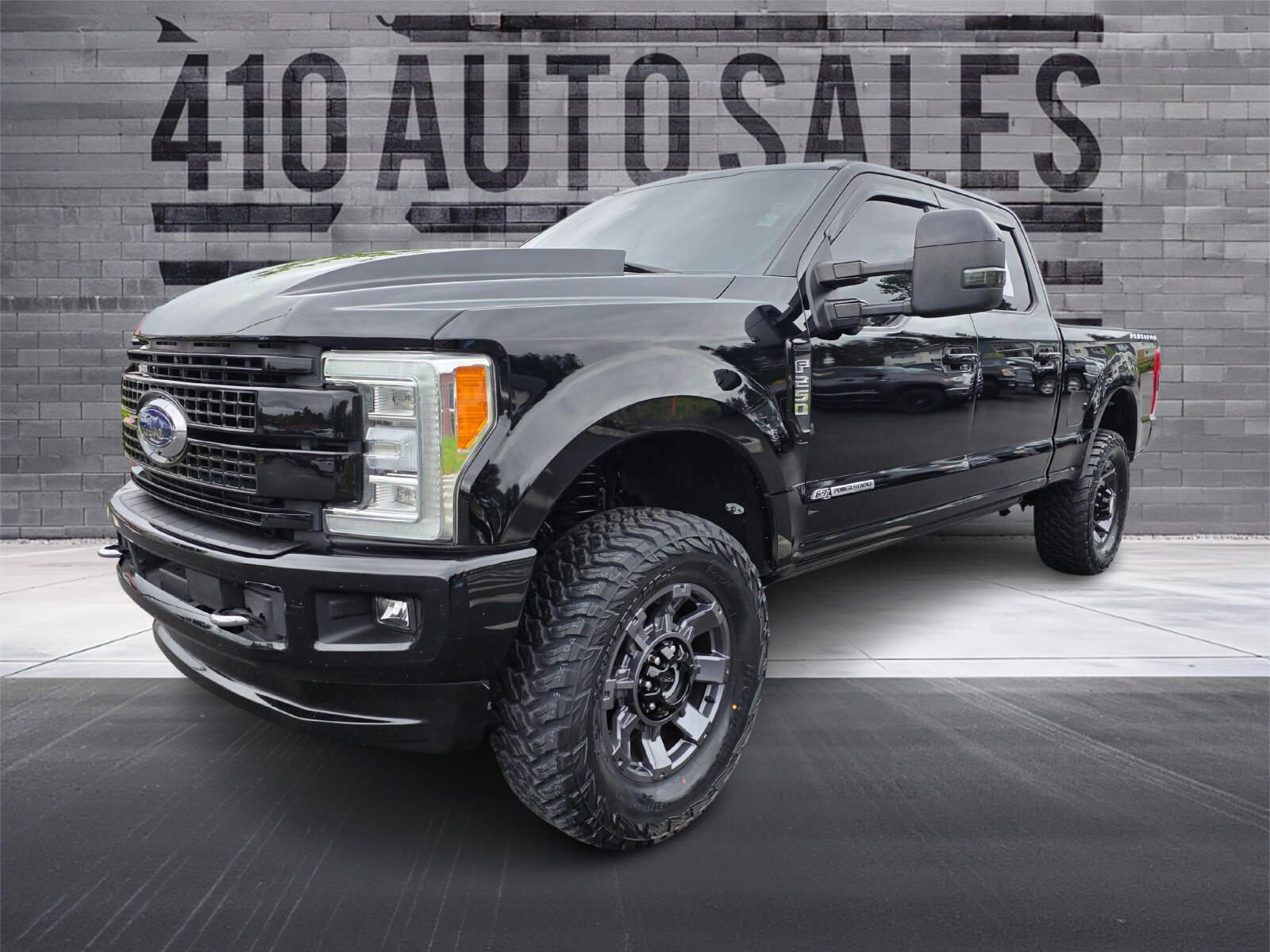 Used 2017 Ford F250 Platinum w/ Platinum Ultimate Package AWD/4WD image 6