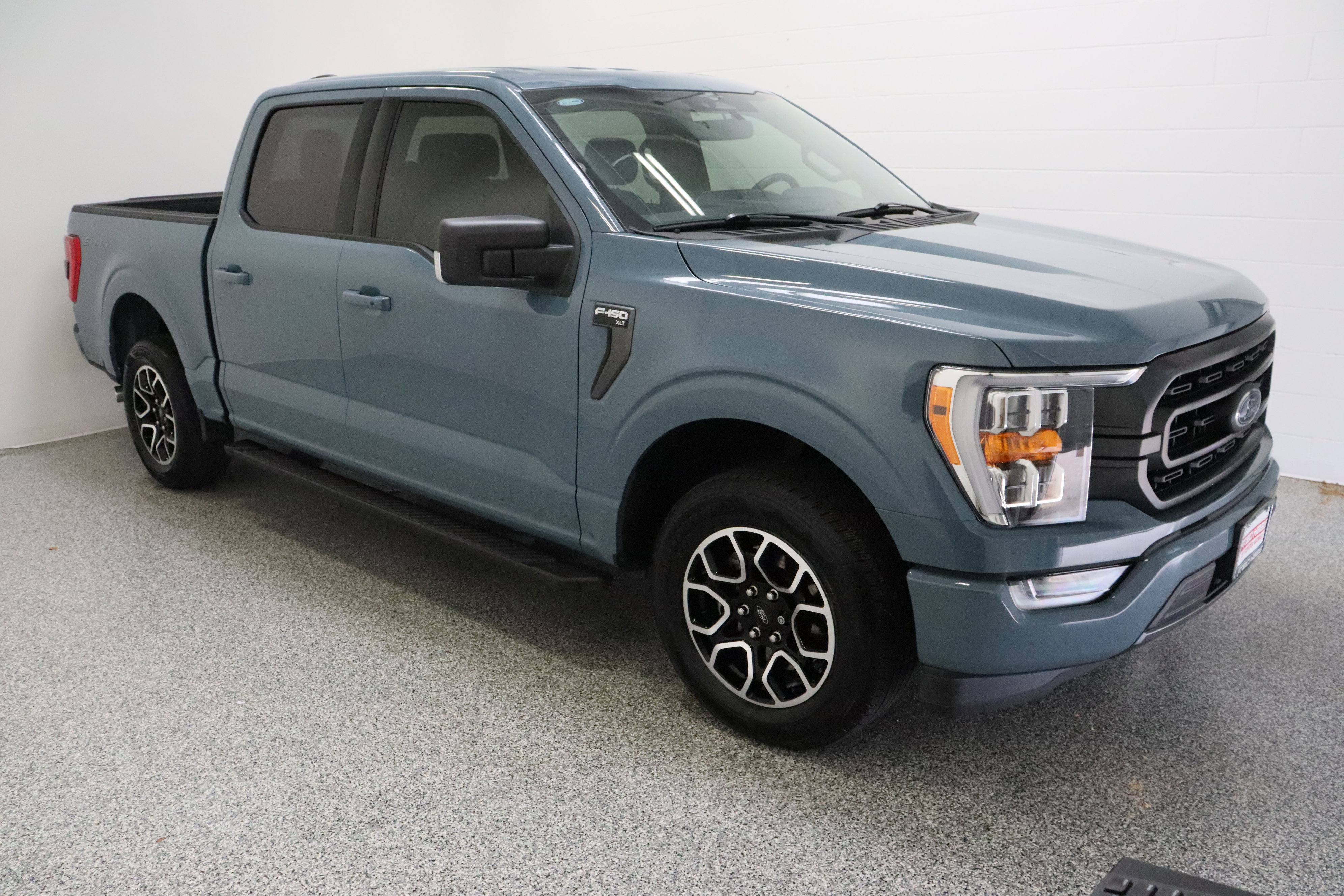 Used 2023 Ford F150 XLT w/ Equipment Group 302A High RWD image 4
