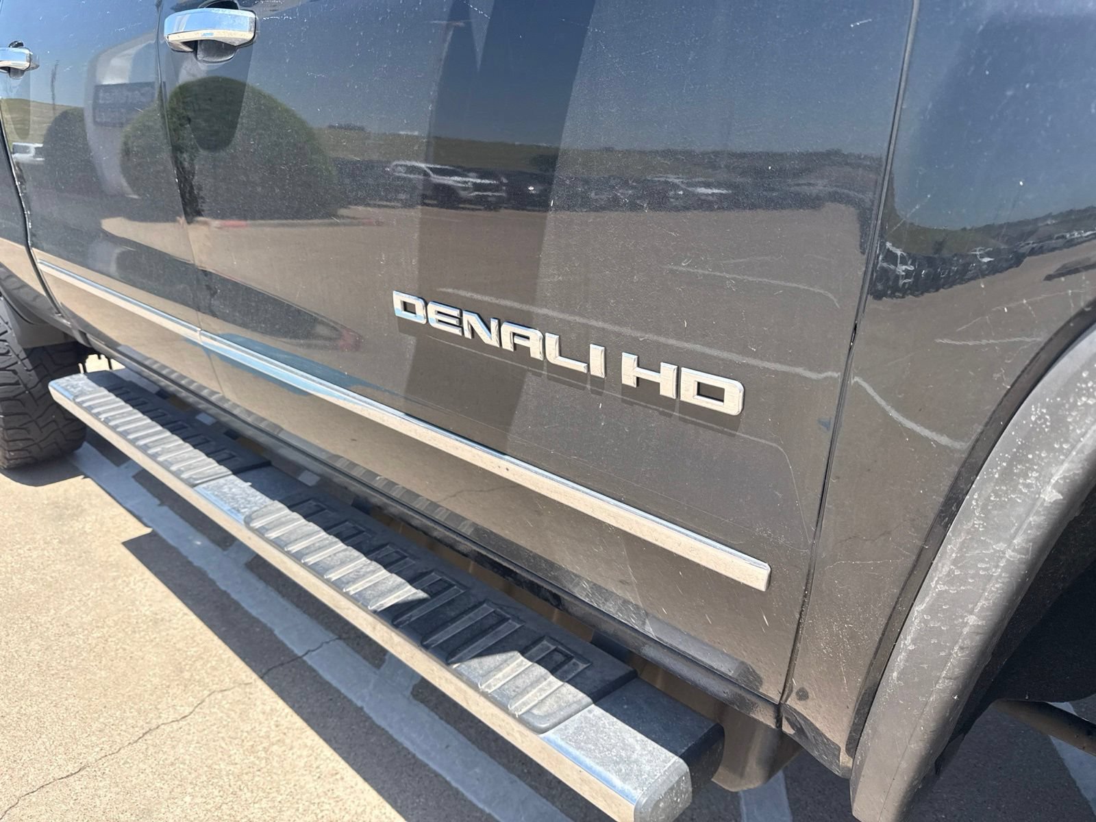 Used 2018 GMC Sierra 2500 Denali w/ Duramax Plus Package AWD/4WD image 9