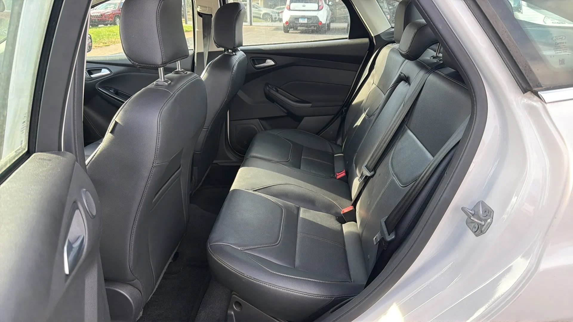 Used 2017 Ford Focus Titanium image 11