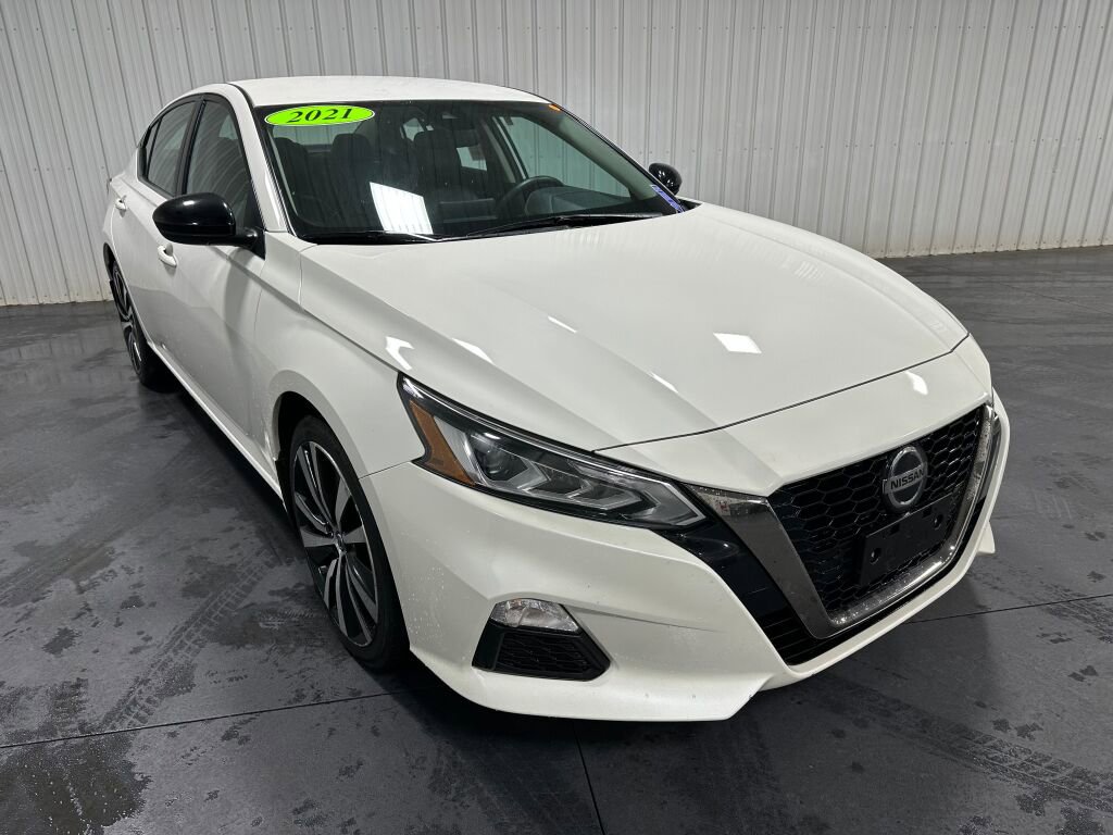 Used 2021 Nissan Altima 2.5 SR AWD/4WD image 2