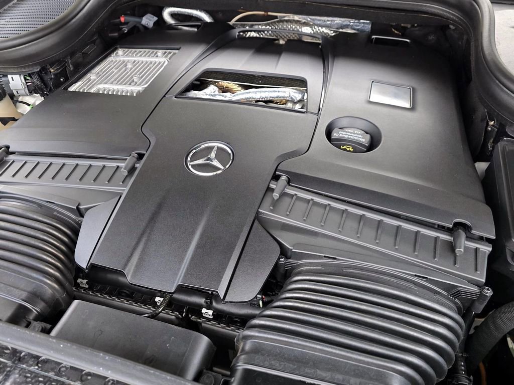 Used 2024 Mercedes-Benz GLS 580 4MATIC w/ Warmth & Comfort Package image 11