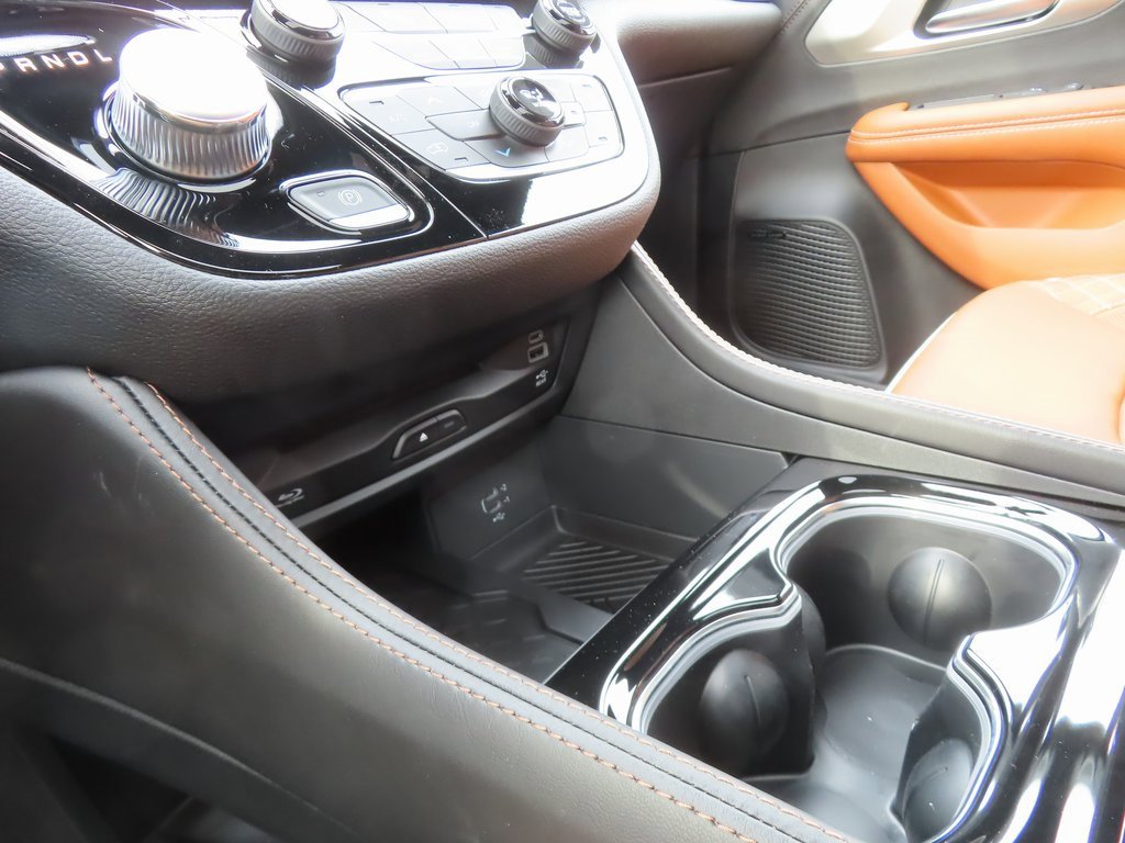 New 2026 Chrysler Pacifica Pinnacle w/ Trailer Tow Group image 6