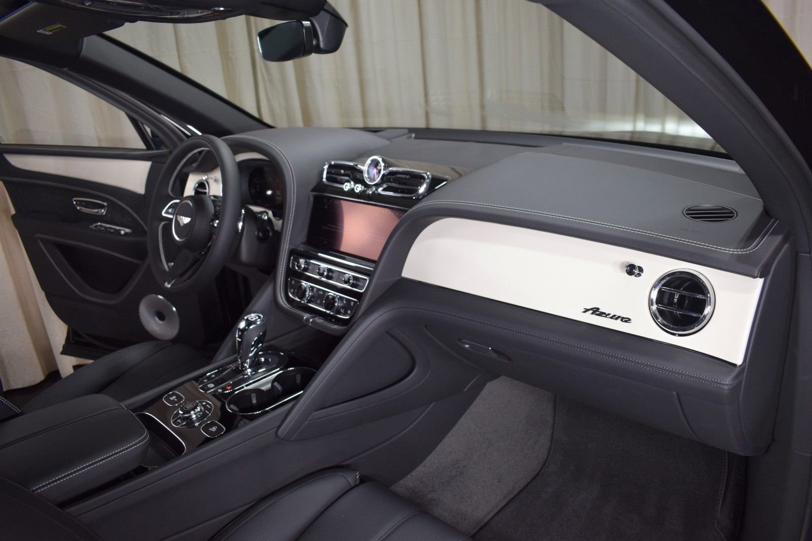 New 2024 Bentley Bentayga Extended Wheelbase image 29